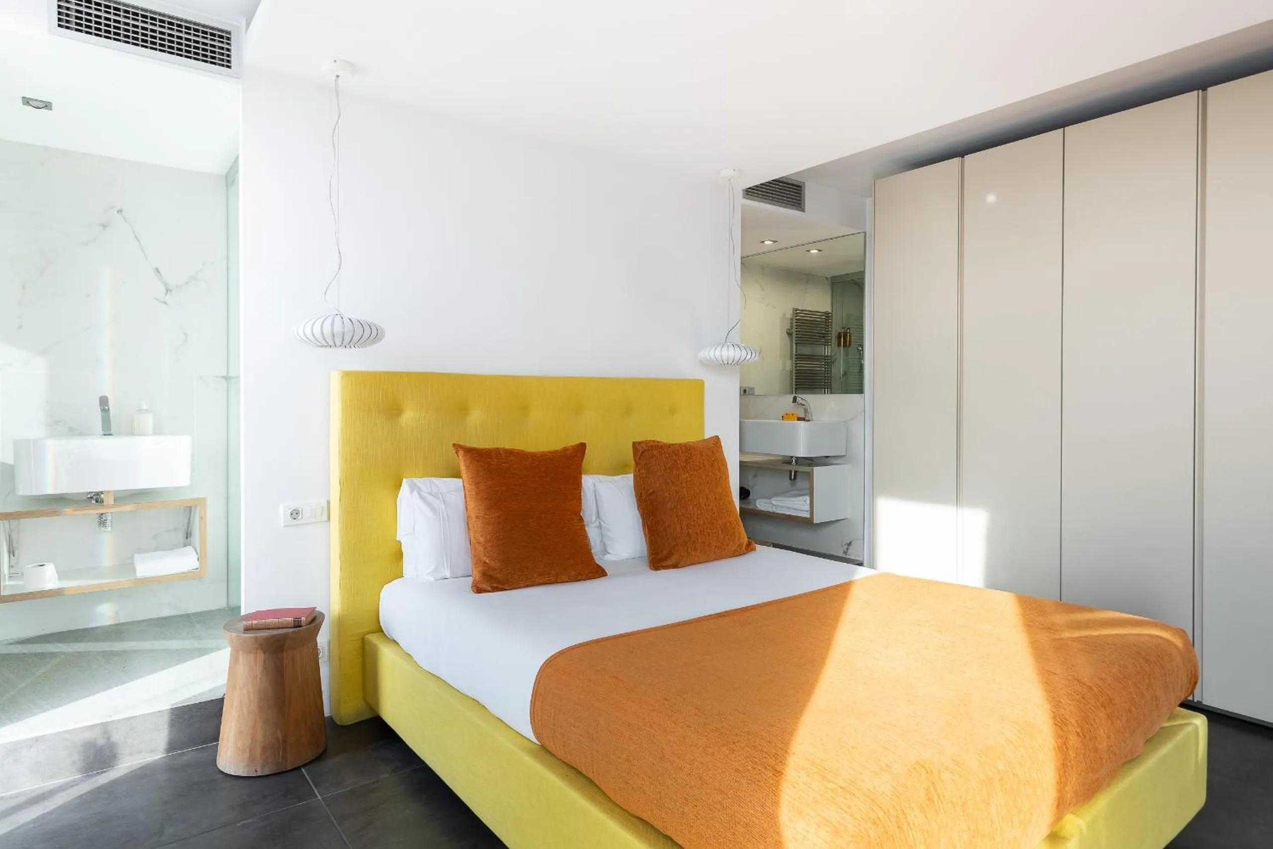 Bedroom, Bed in Cosmo Apartments Sants