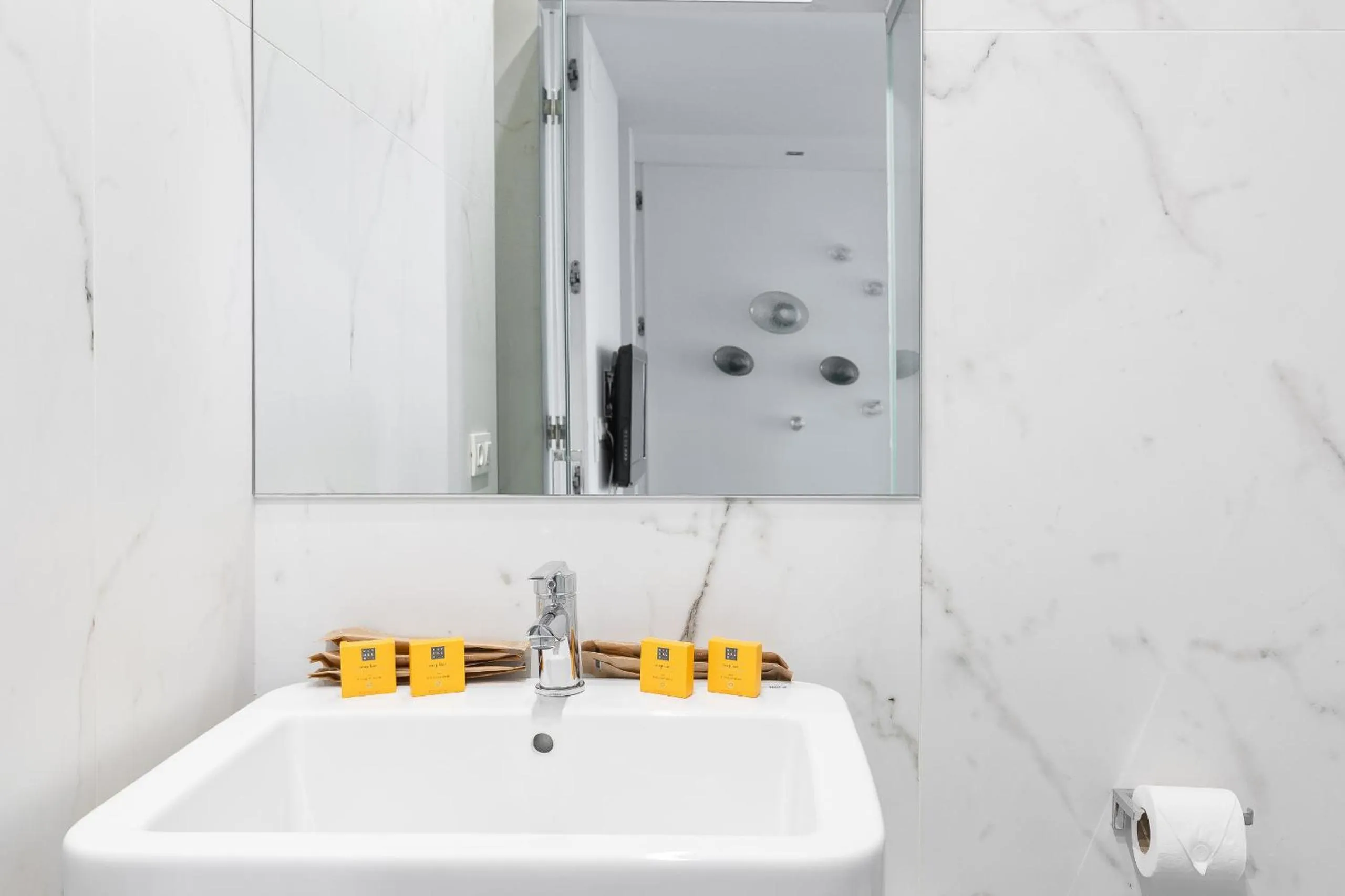 Bathroom in Cosmo Apartments Sants