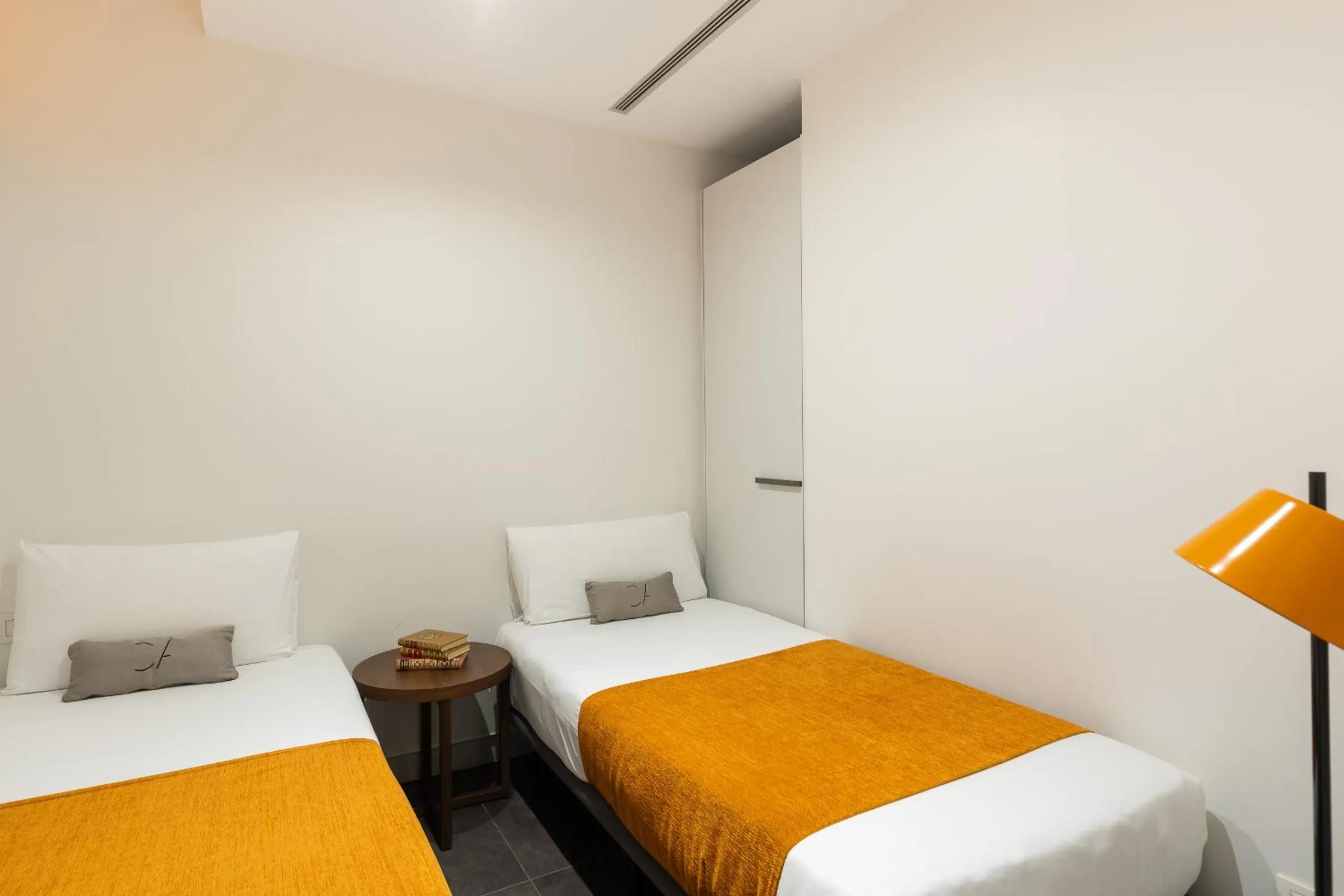 Bedroom, Bed in Cosmo Apartments Sants