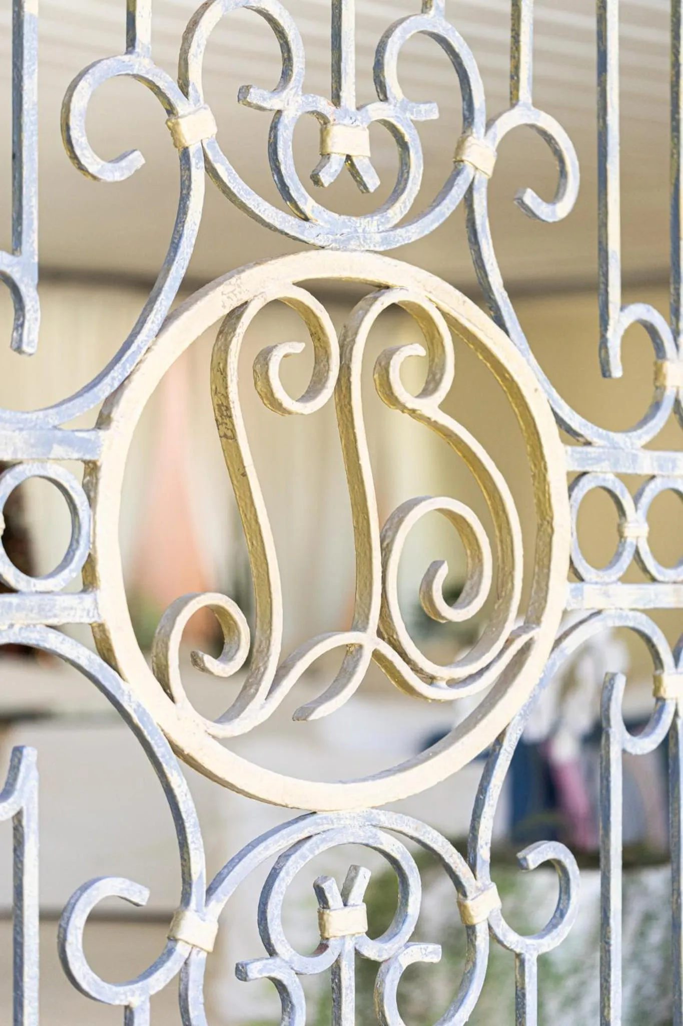 Decorative detail in Le Relais La Borie