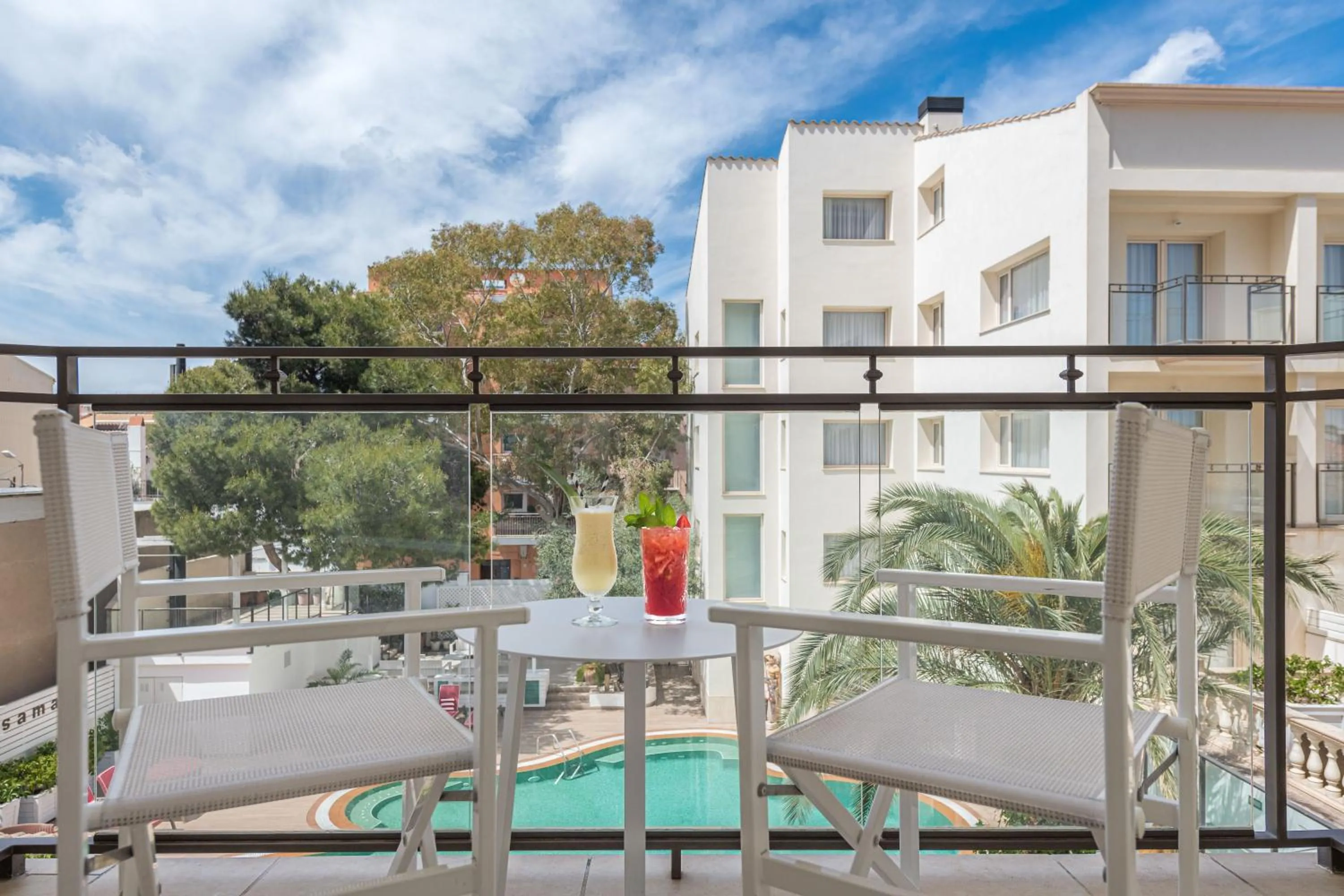 Patio in Hotel Rosamar