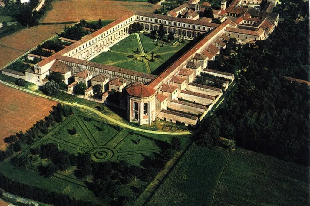 Property building in L'Oasi