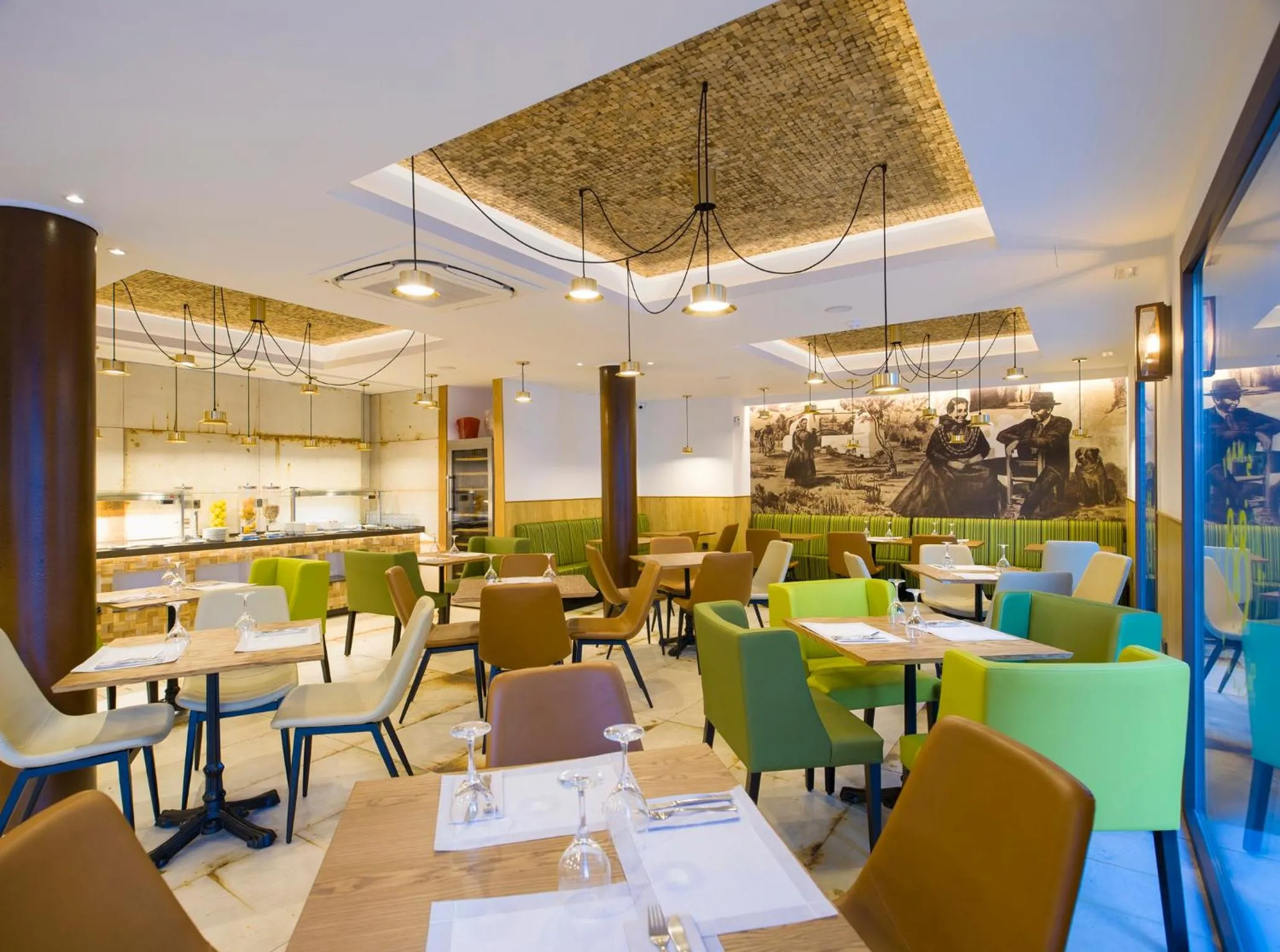 Restaurant/places to eat in Hostal Marí