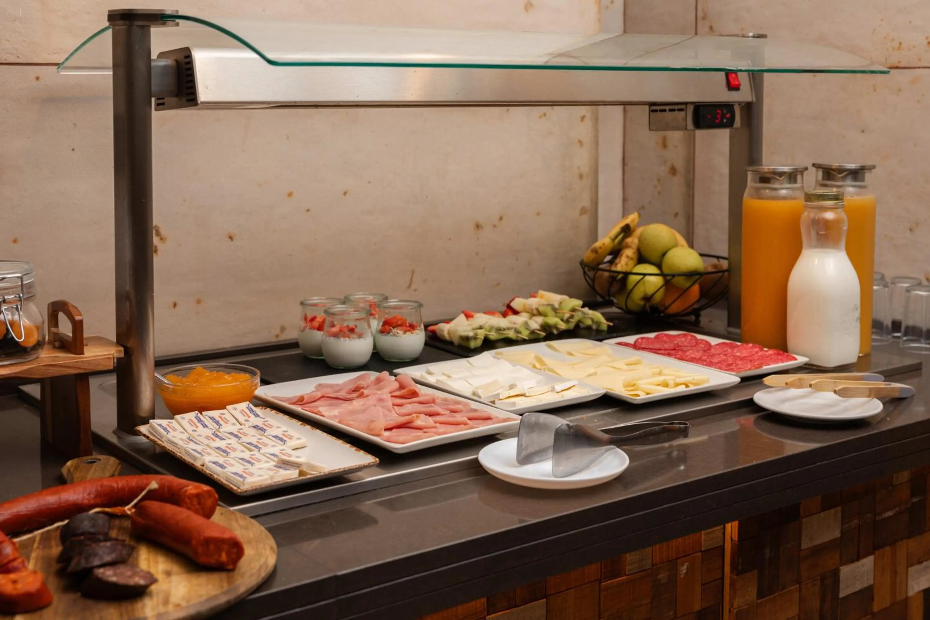 Breakfast in Hostal Marí