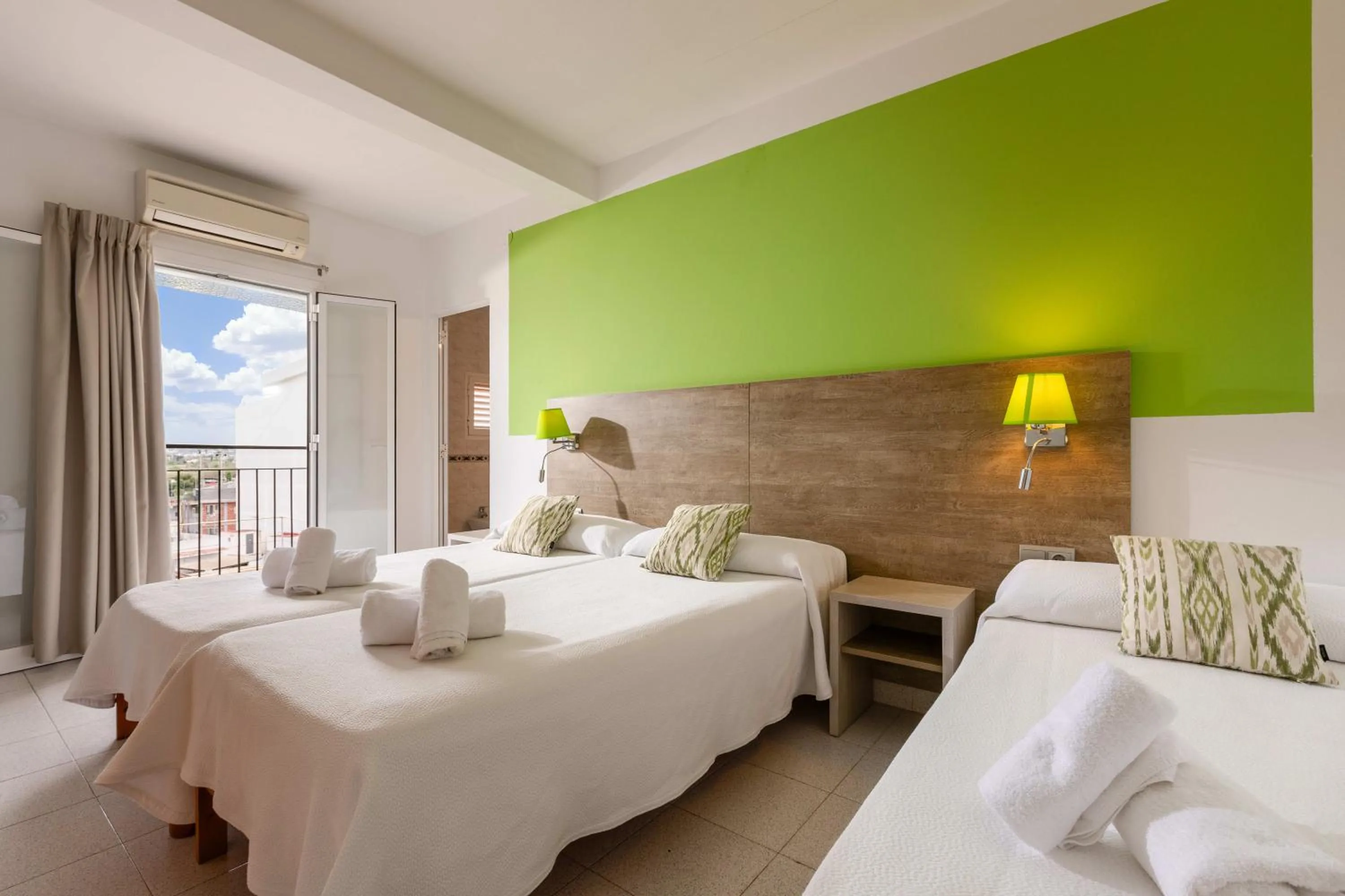 Bedroom, Bed in Hostal Marí