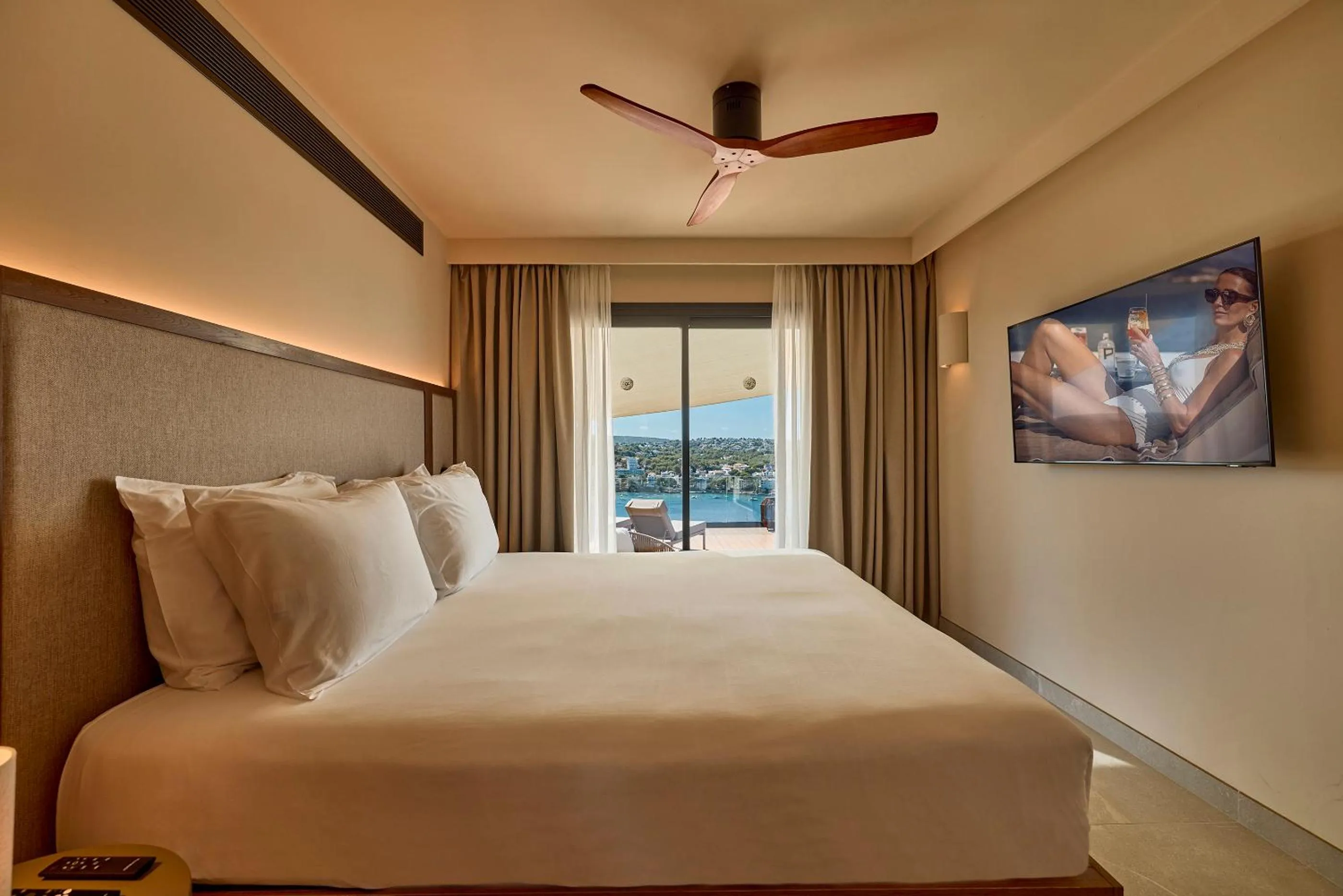 Natural landscape, Bed in Purobeach Resort Santa Ponsa - New Opening