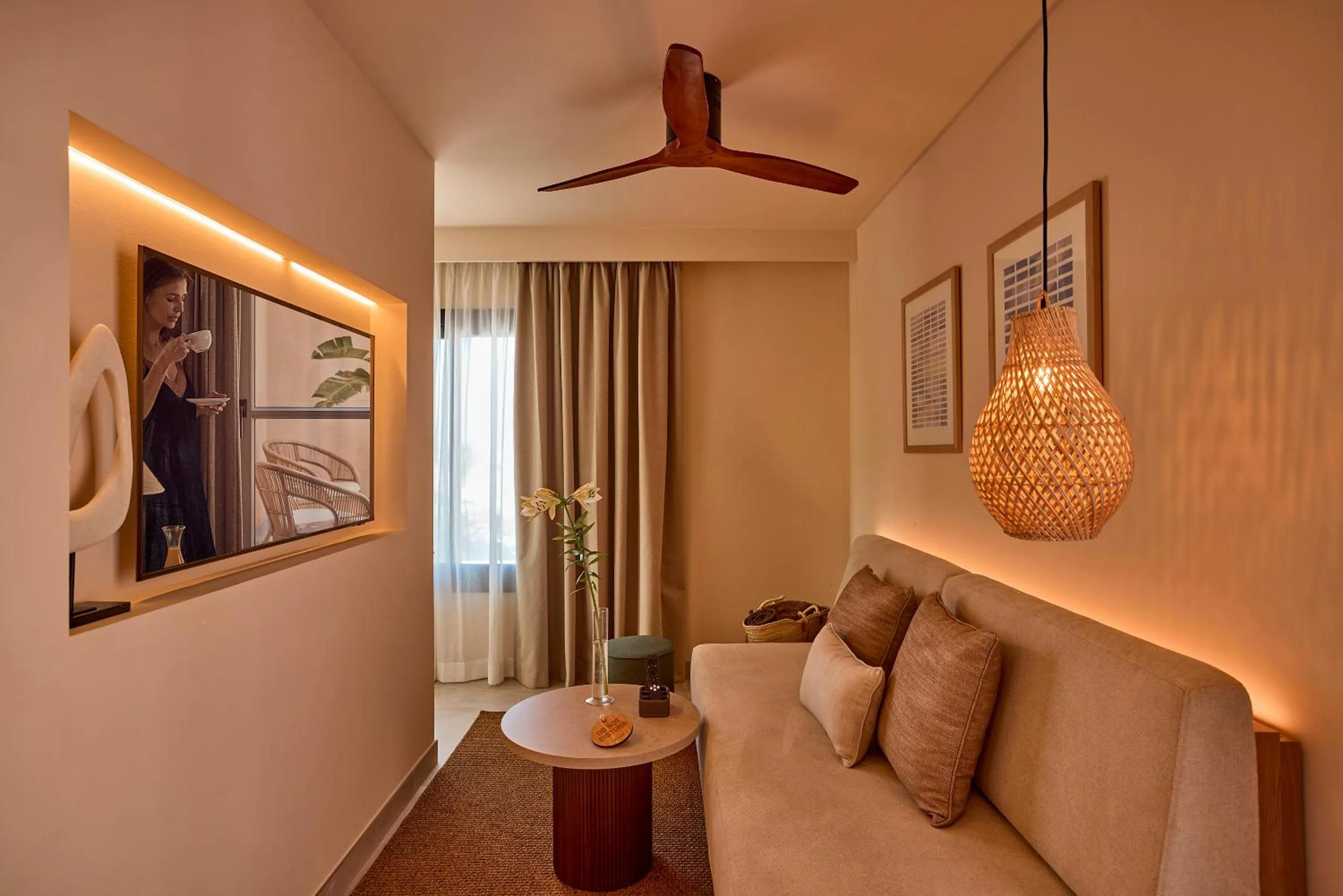 TV and multimedia in Purobeach Resort Santa Ponsa - New Opening