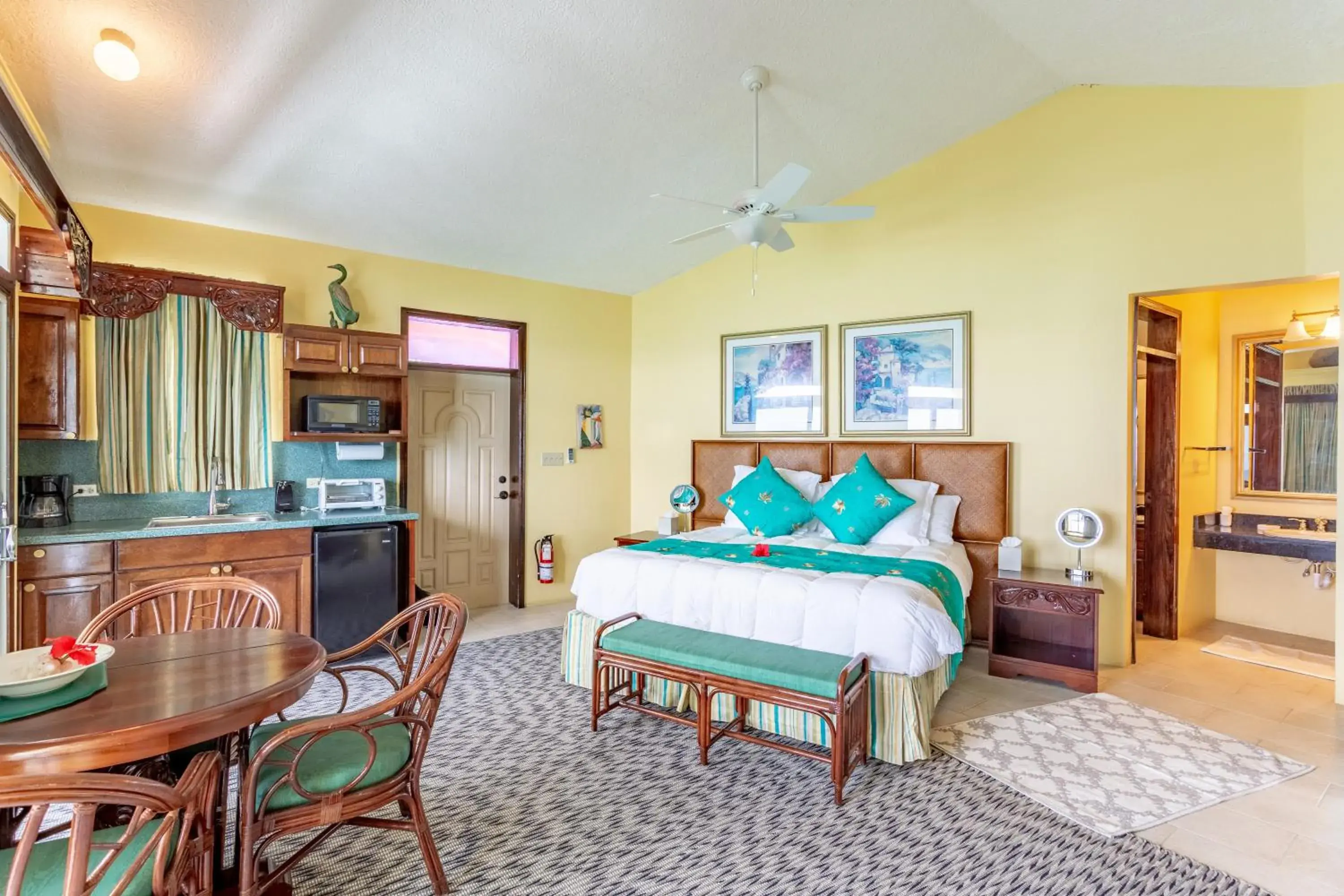 Cliff Side Deluxe Suite in Sebastian's on the beach hotel Cliff Side Deluxe Suite in Sebastian's on the beach hotel