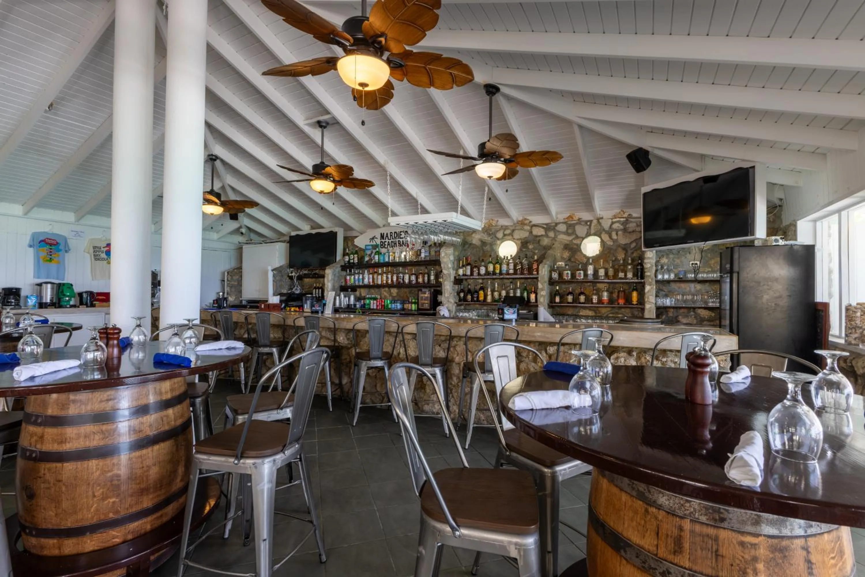 Lounge or bar in Sebastian's on the beach hotel