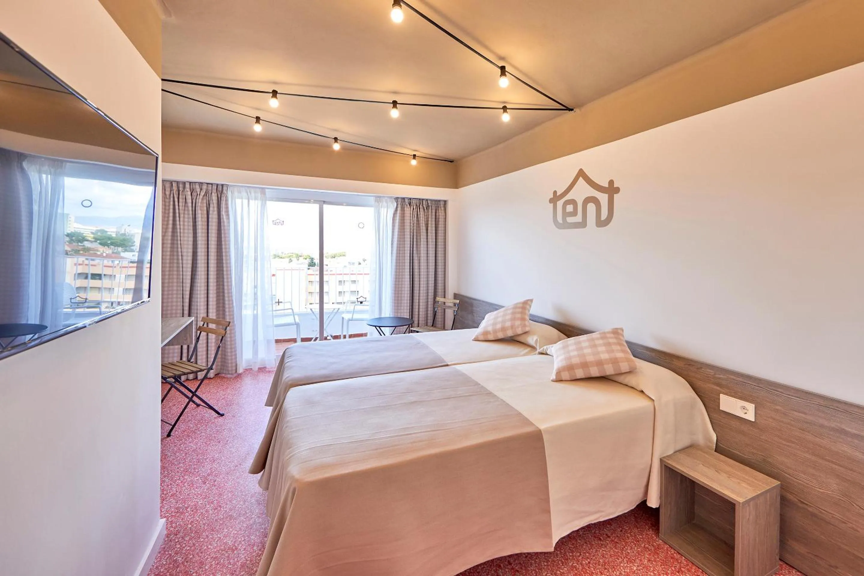 Photo of the whole room, Bed in tent Playa de Palma