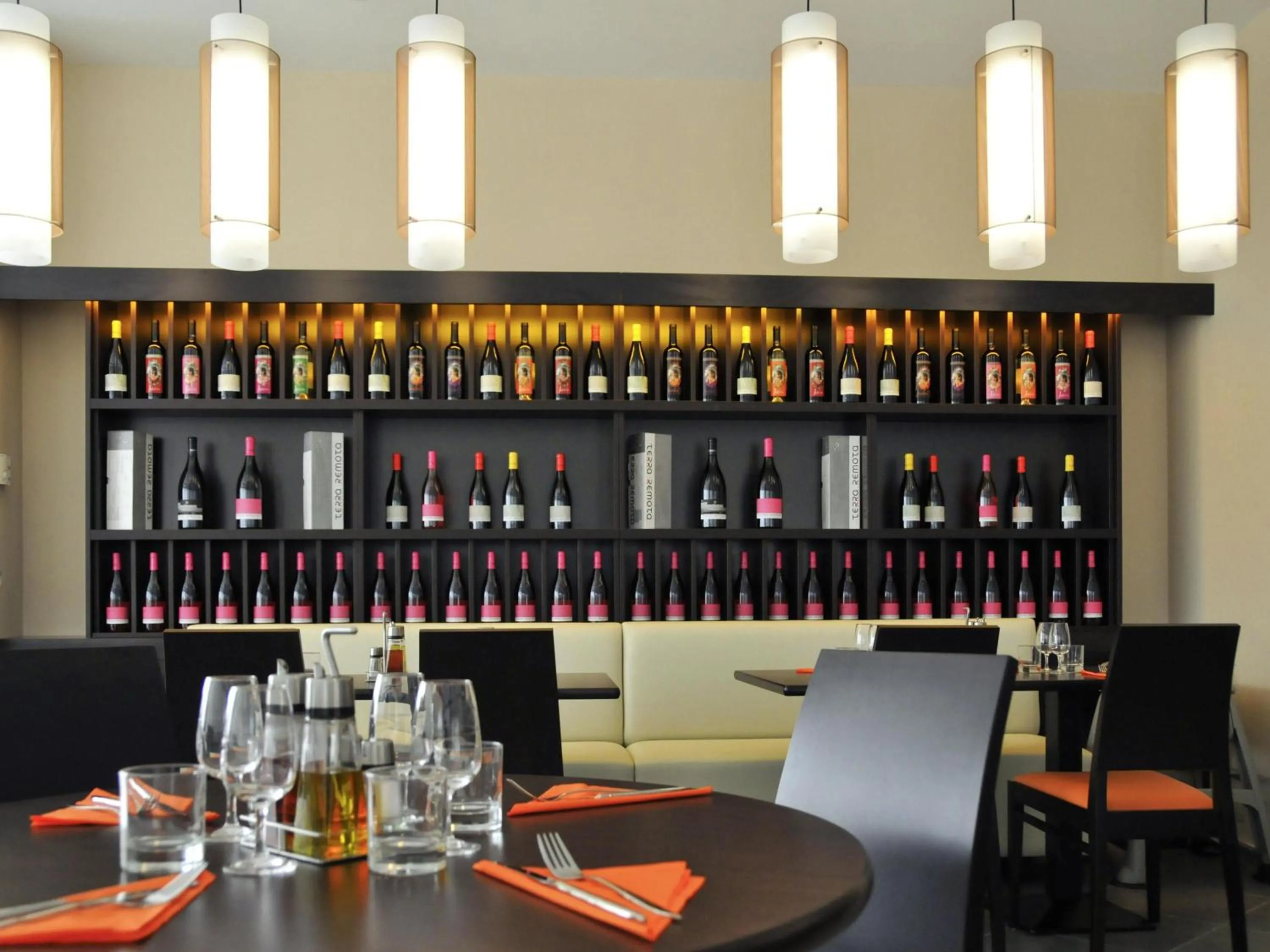 Restaurant/places to eat in Ibis Girona