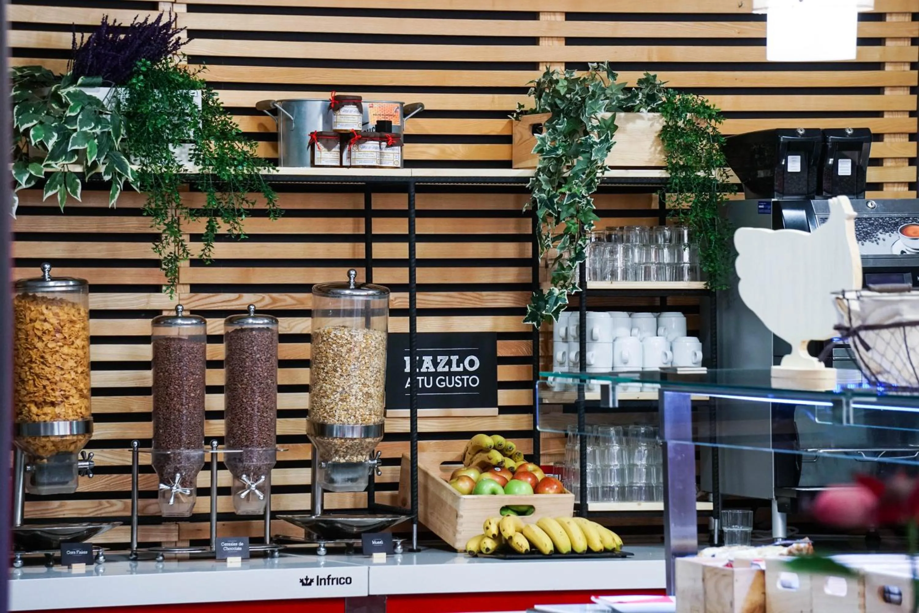 Buffet breakfast in Ibis Girona