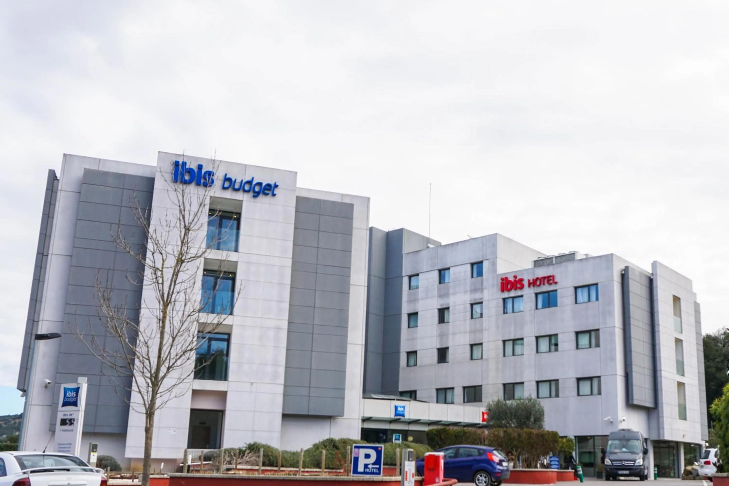 Property building in Ibis Girona