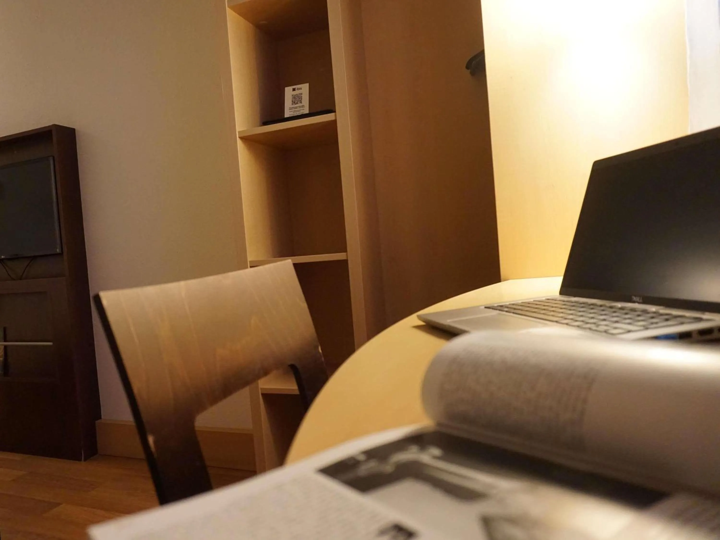 Bedroom, Bed in Ibis Girona