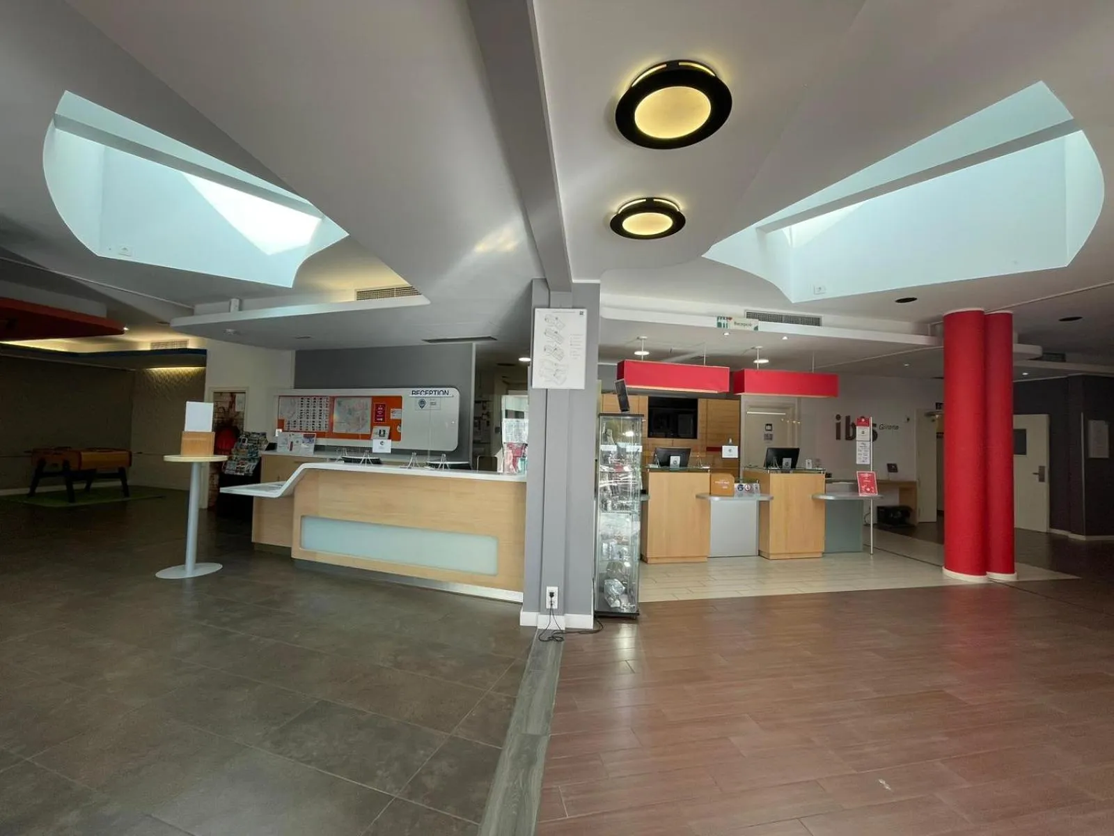Lobby or reception in Ibis Girona