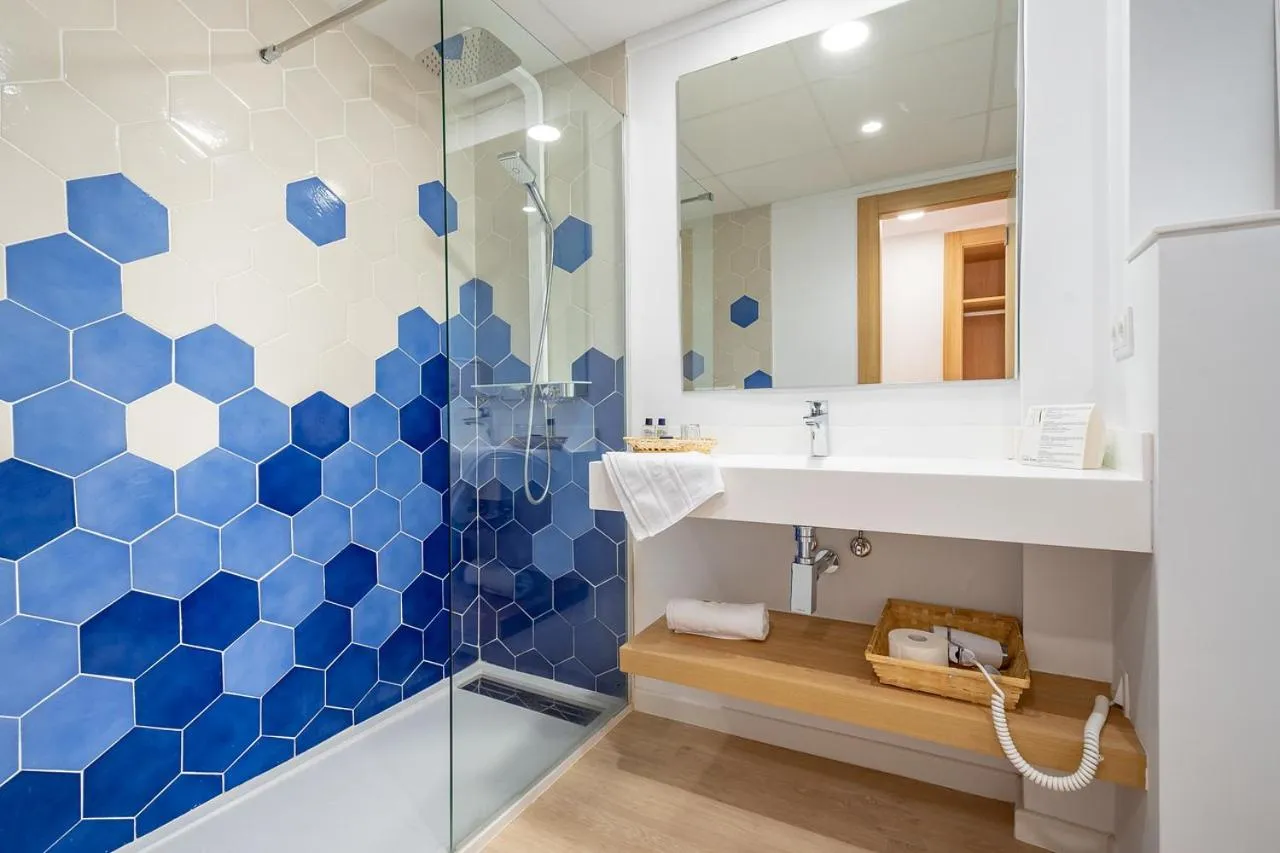 Bathroom in Hotel Cala Font