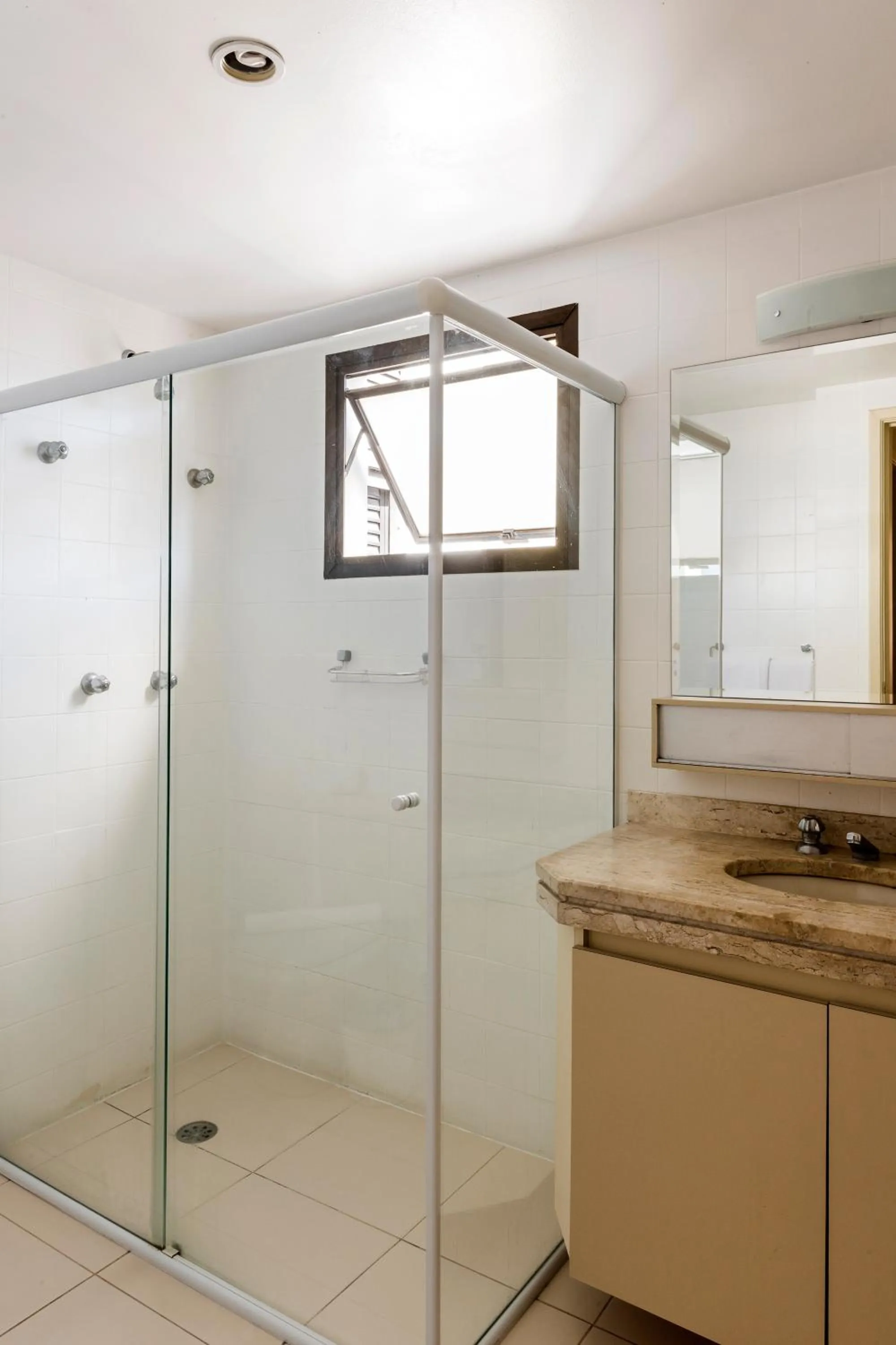 Shower in Central Park Flat Jardins