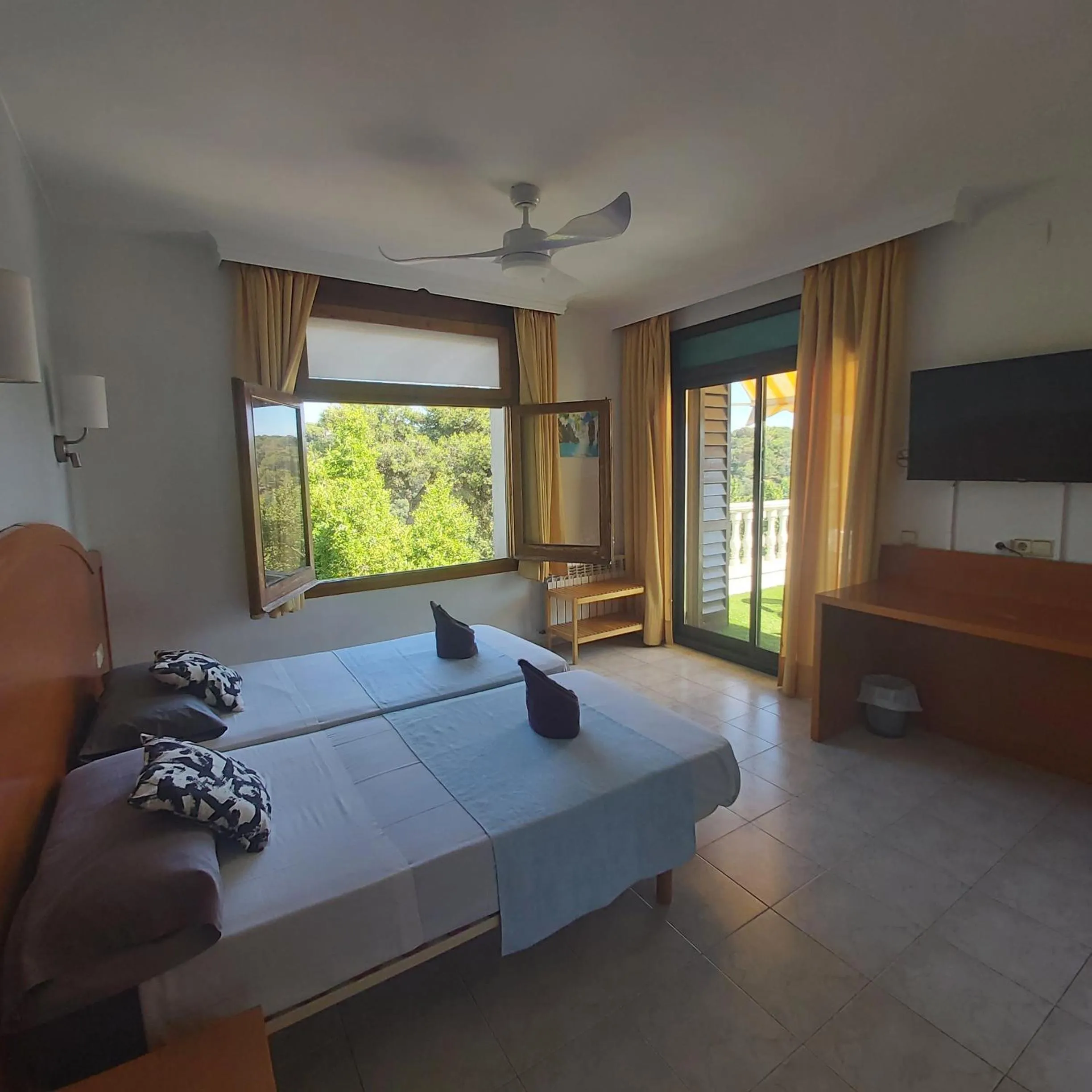 Bed in Hotel Bonsol ADULTS ONLY