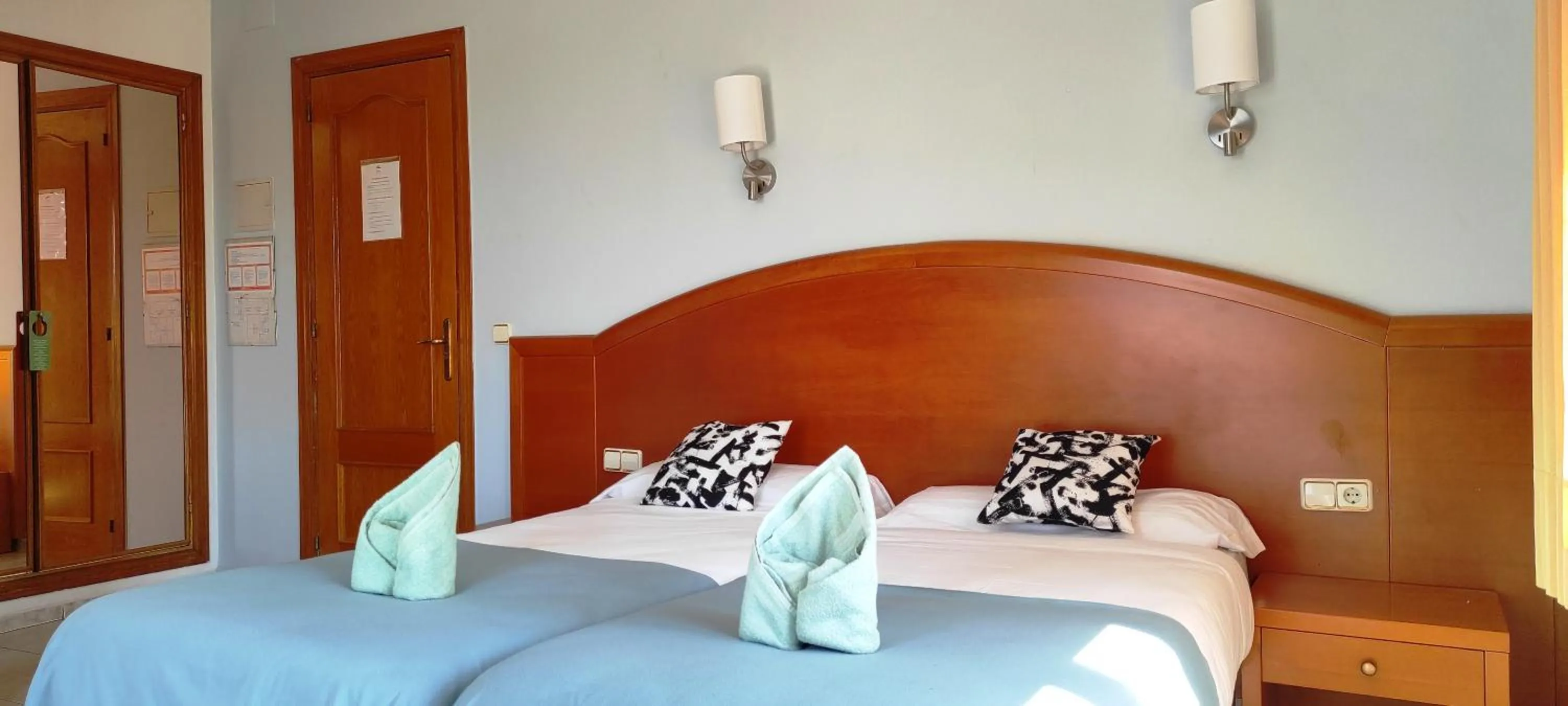 Bed in Hotel Bonsol ADULTS ONLY