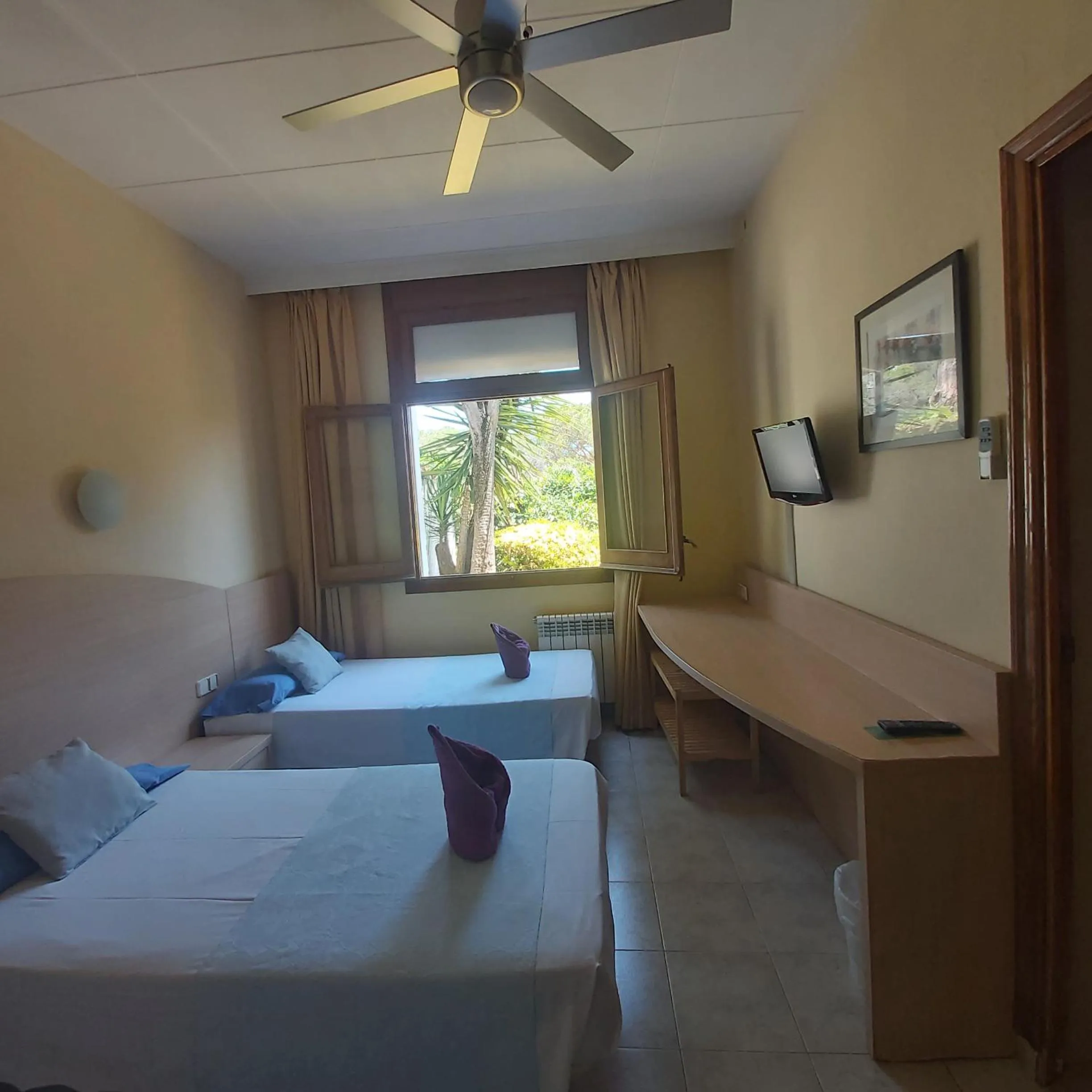 Bed in Hotel Bonsol ADULTS ONLY