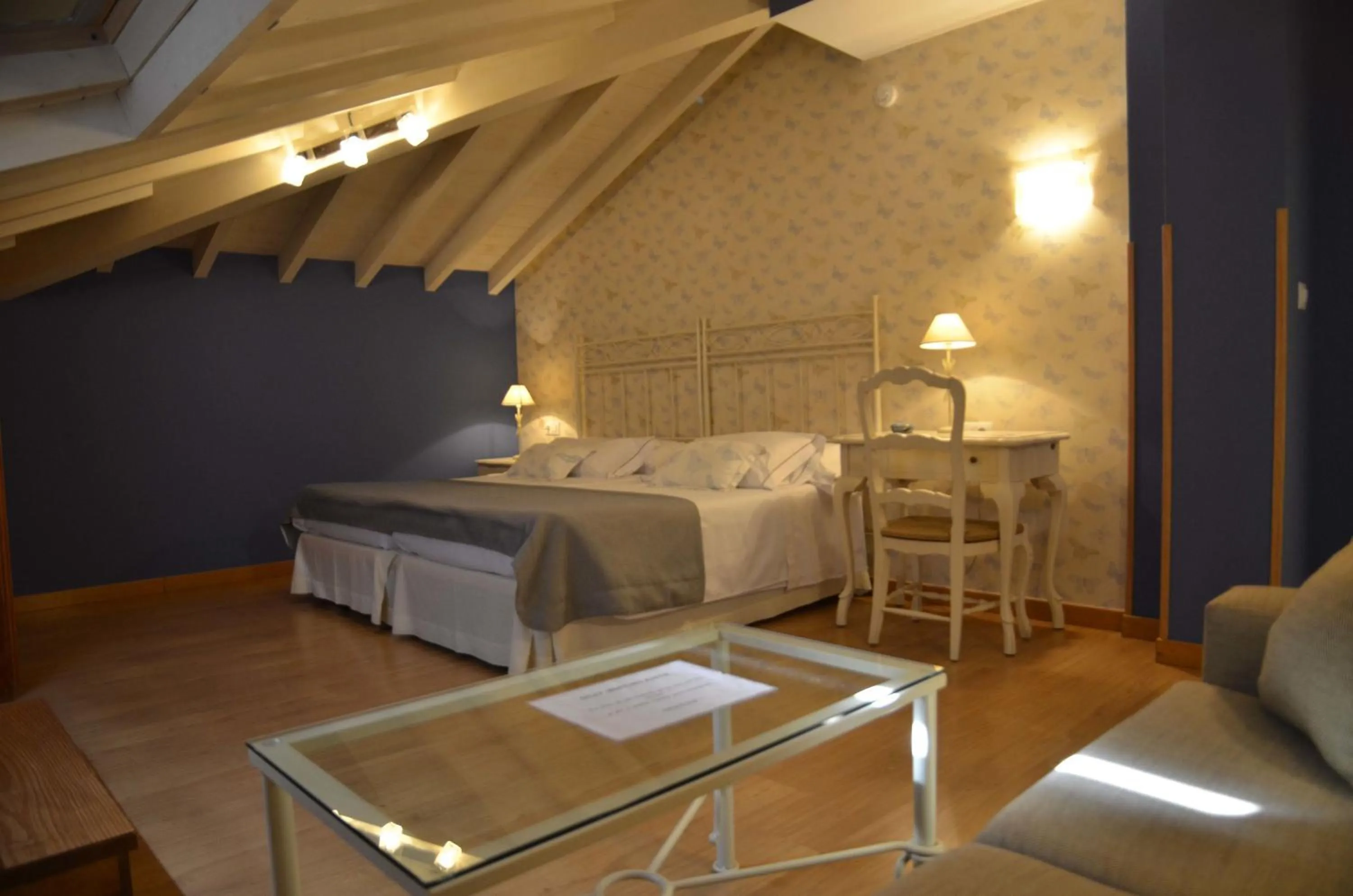 Photo of the whole room, Bed in Posada El Corcal de Liébana