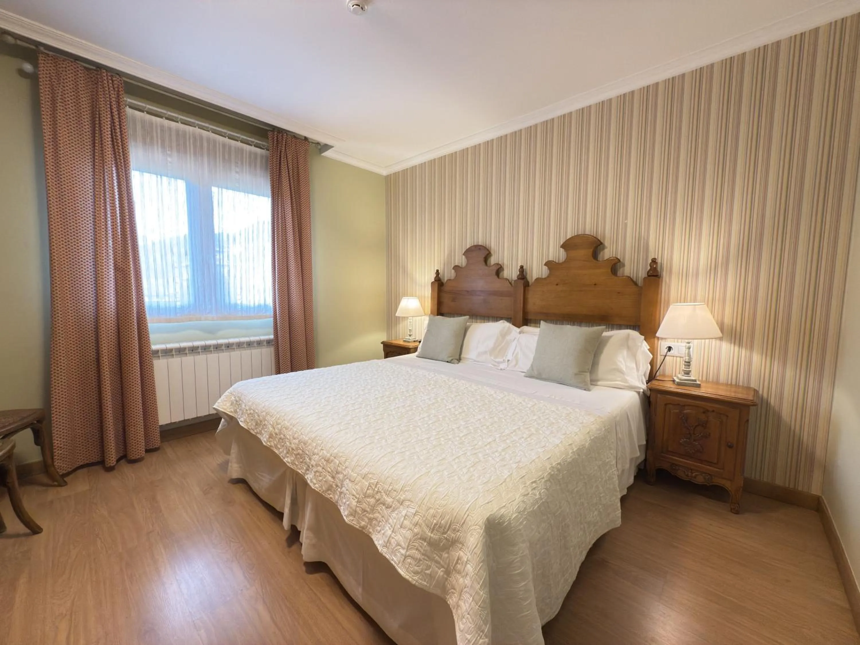 Text overlay, Bed in Posada El Corcal de Liébana