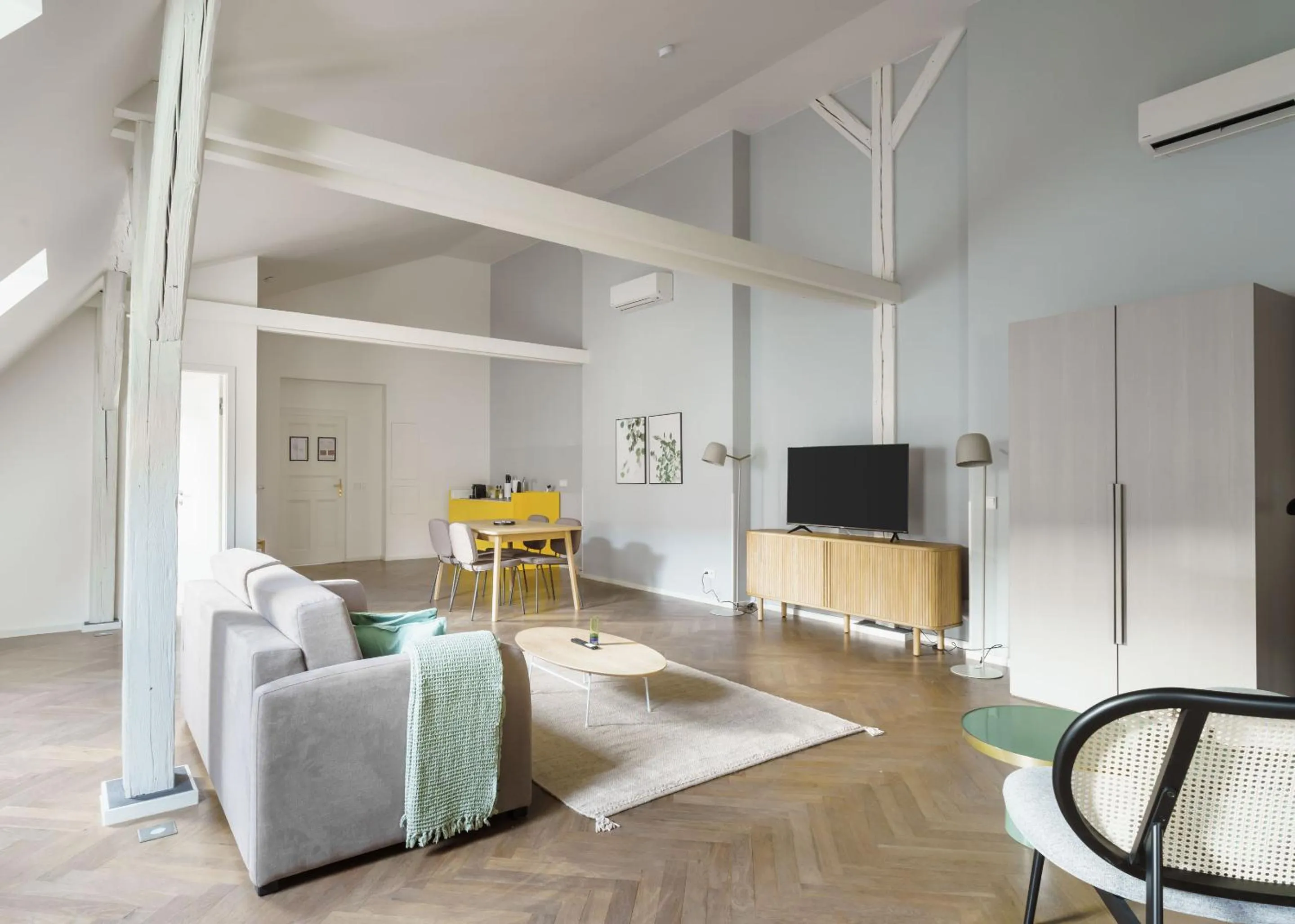 TV and multimedia in Limehome Prague Halkova