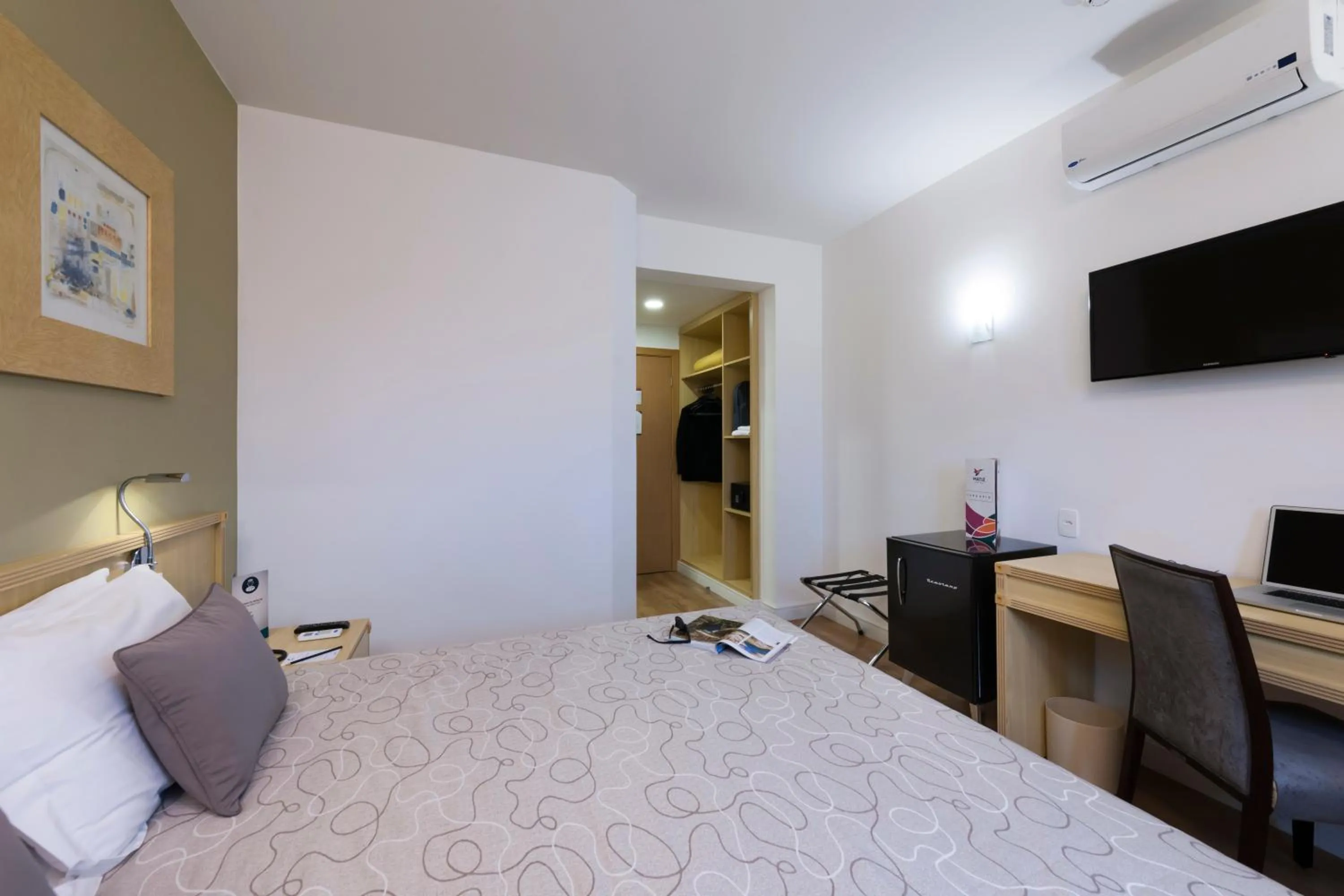 Photo of the whole room, Bed in Matiz Jaguariúna