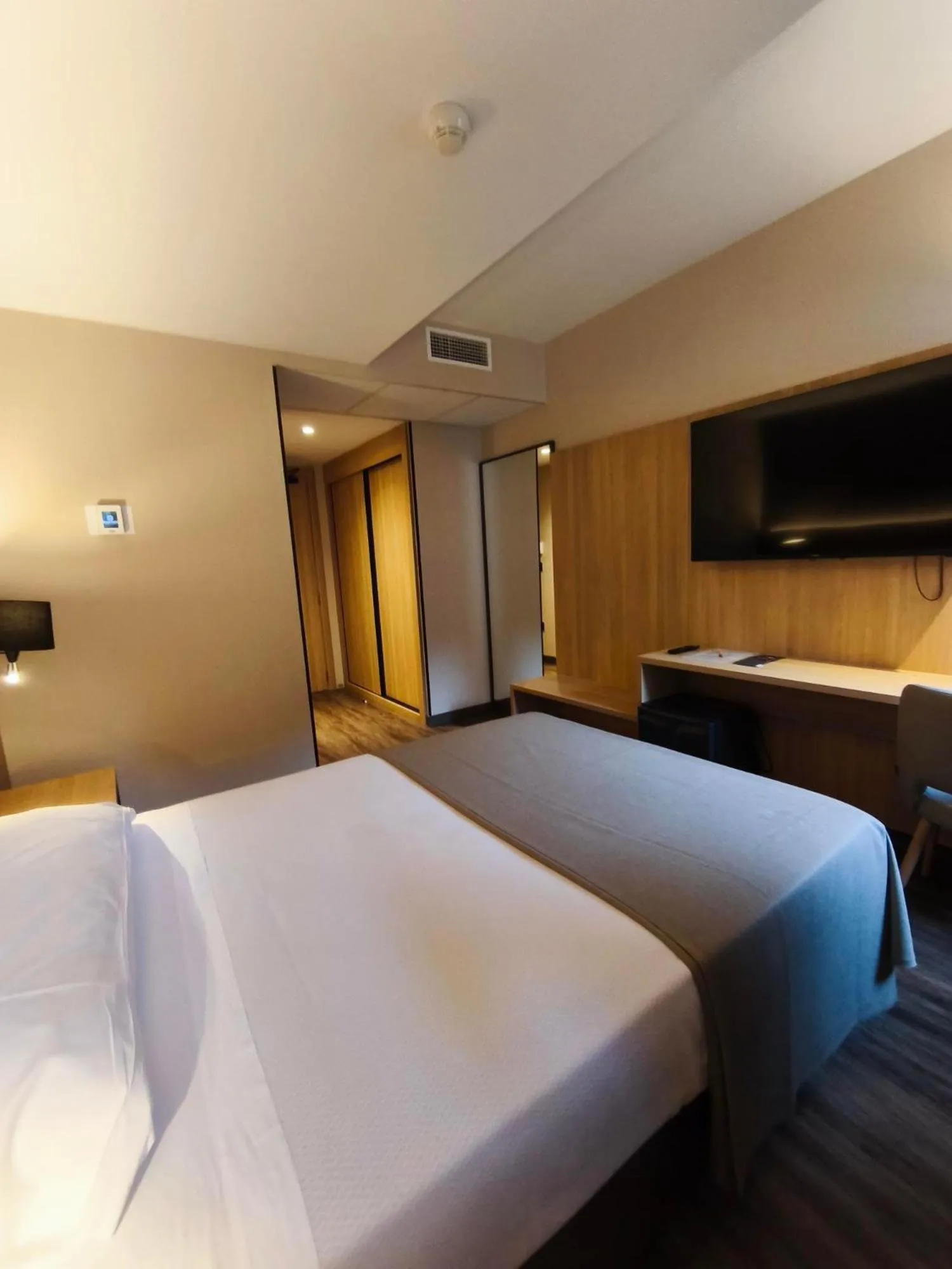 Bed in SOMMOS Hotel Benasque Spa