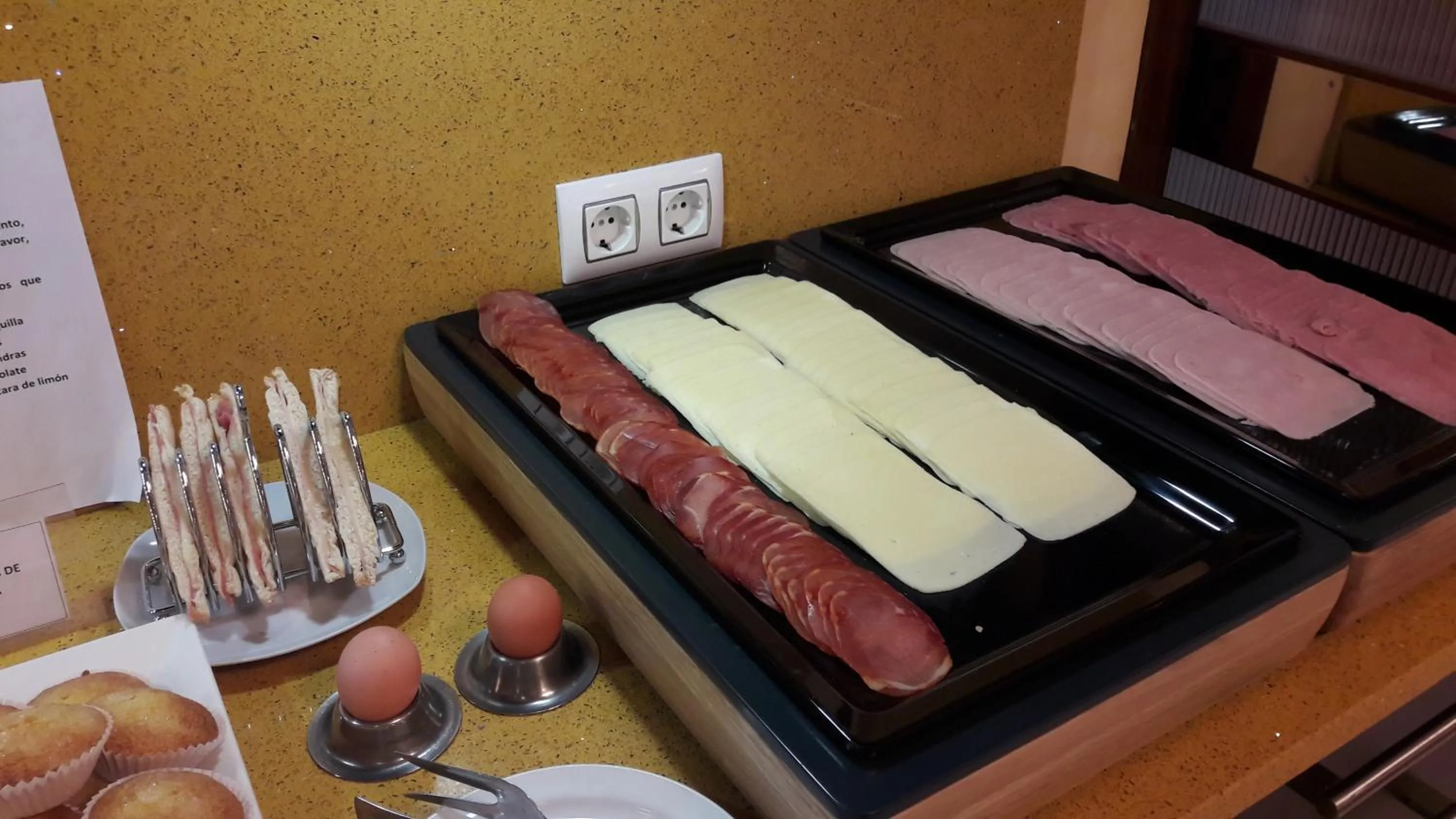 Buffet breakfast in Hotel Torres Touriño