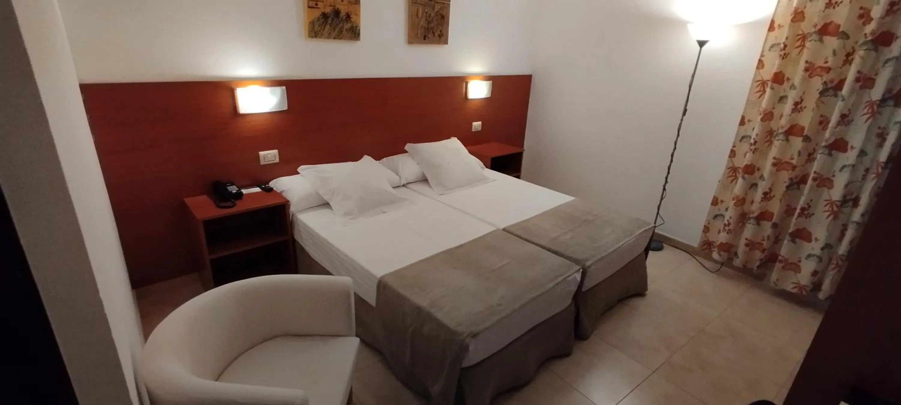 Decorative detail, Bed in Hotel Torres Touriño