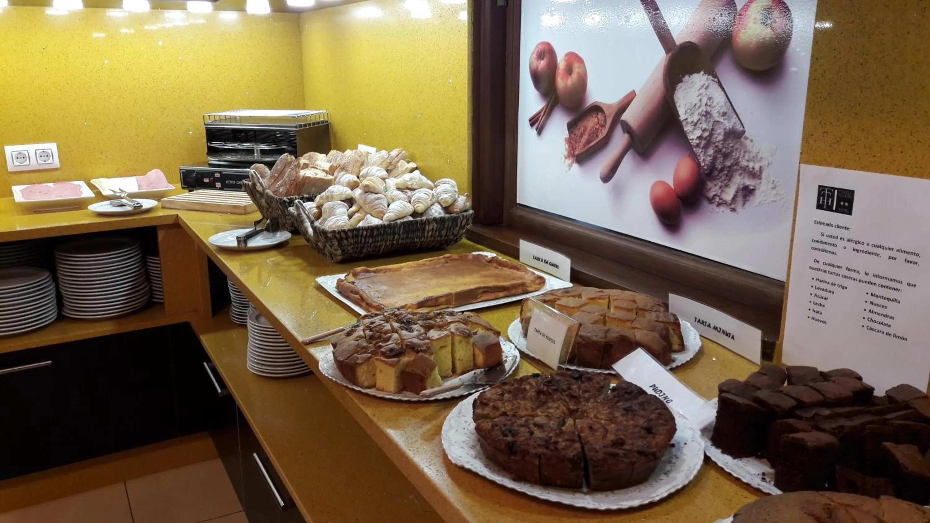 Buffet breakfast in Hotel Torres Touriño