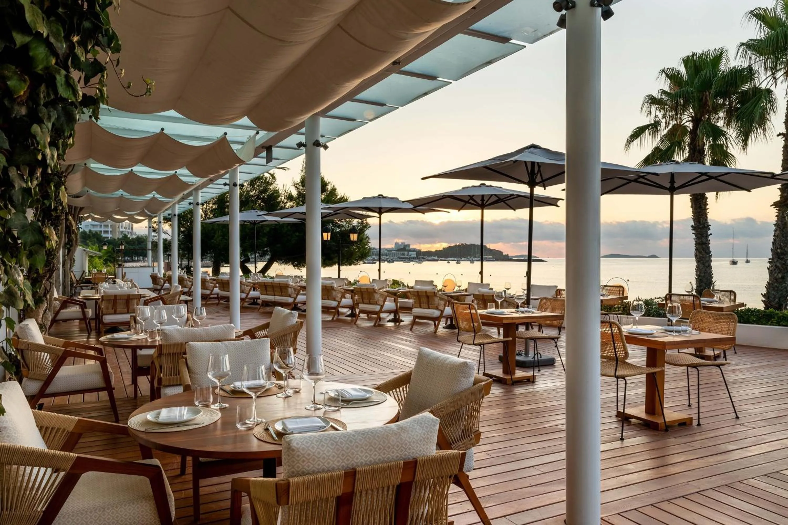 Restaurant/places to eat in Hotel Riomar, Ibiza, a Tribute Portfolio Hotel