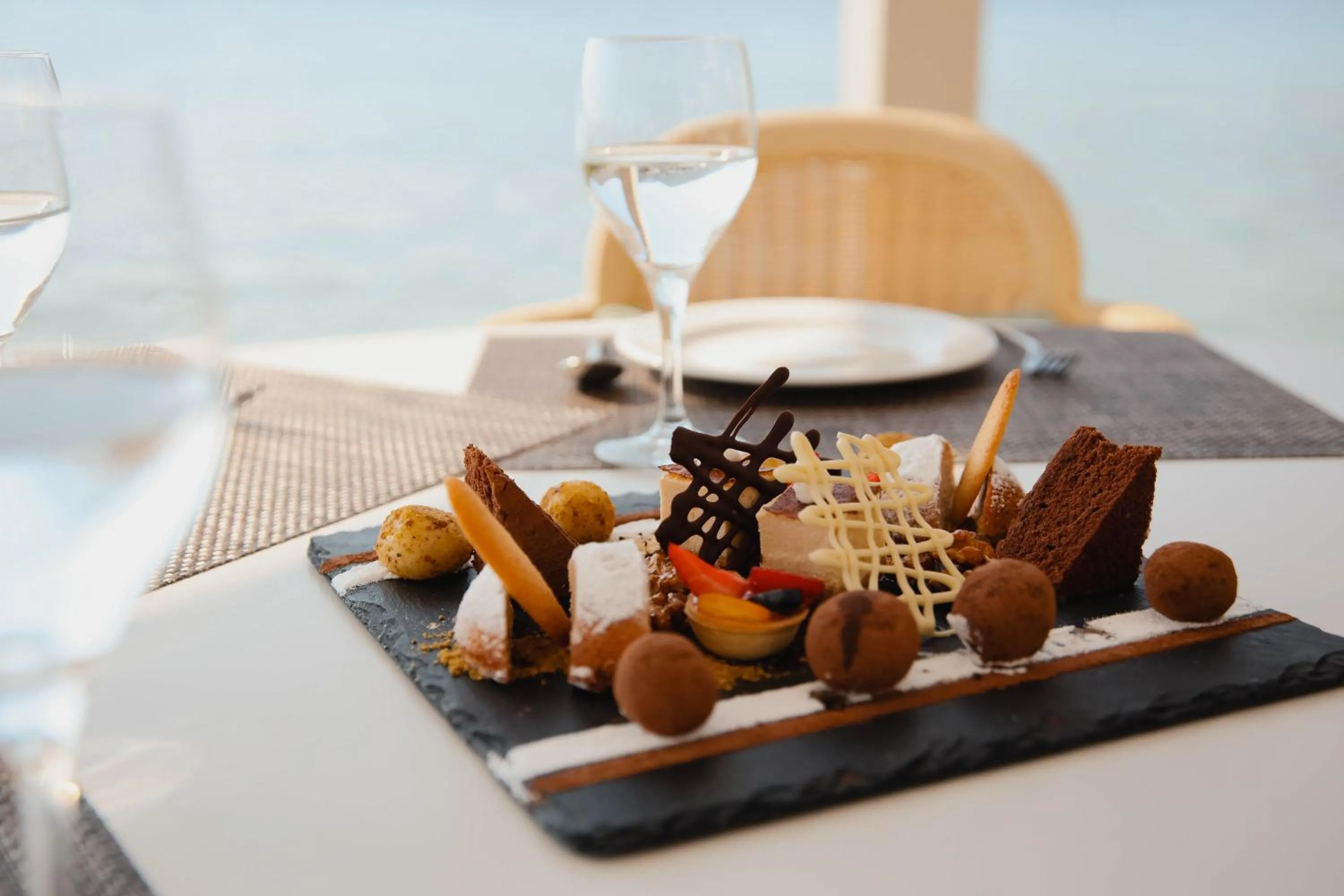 Food in Hotel Illa d'Or & Club Apts 4* Sup