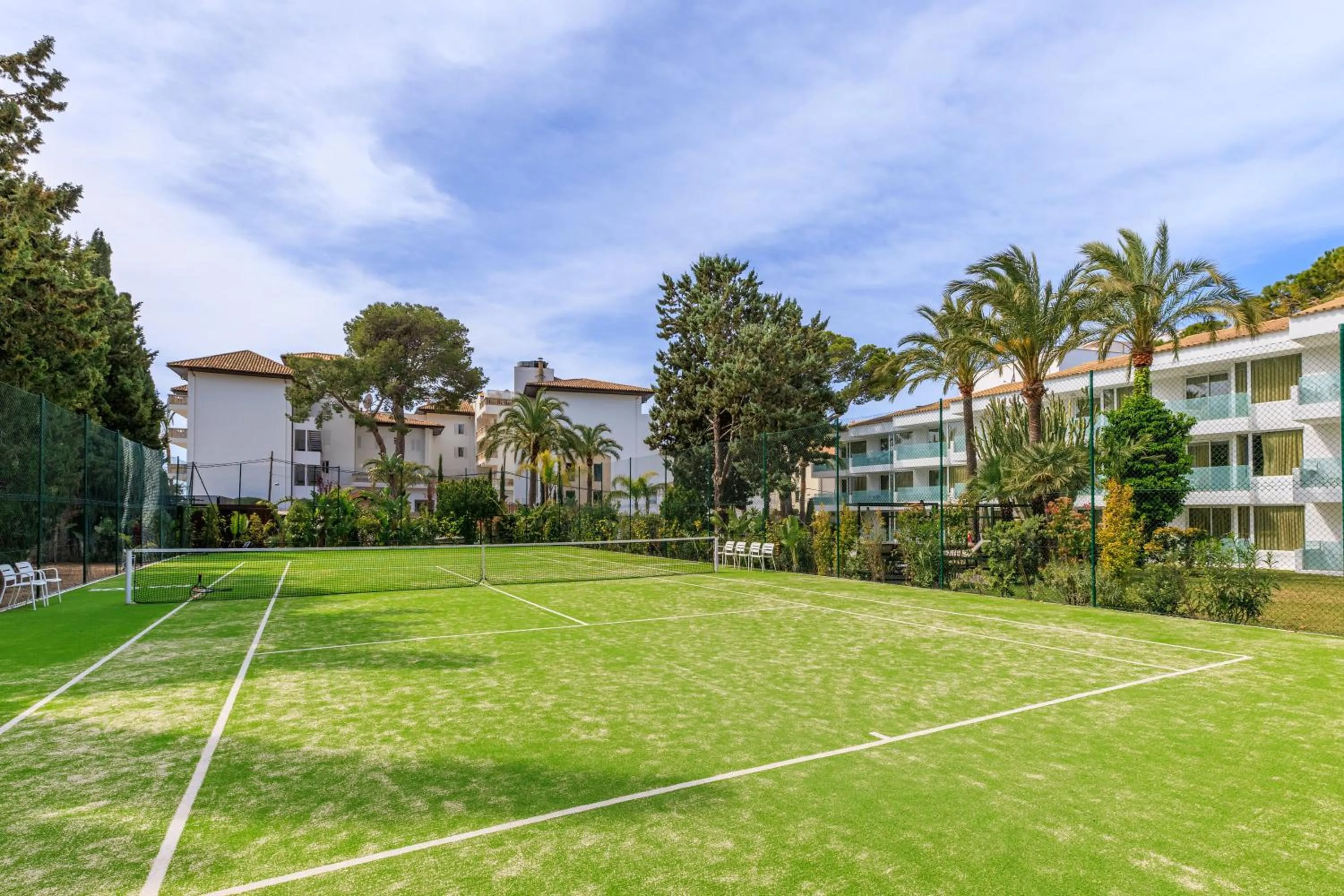 Tennis court in Hotel Illa d'Or & Club Apts 4* Sup