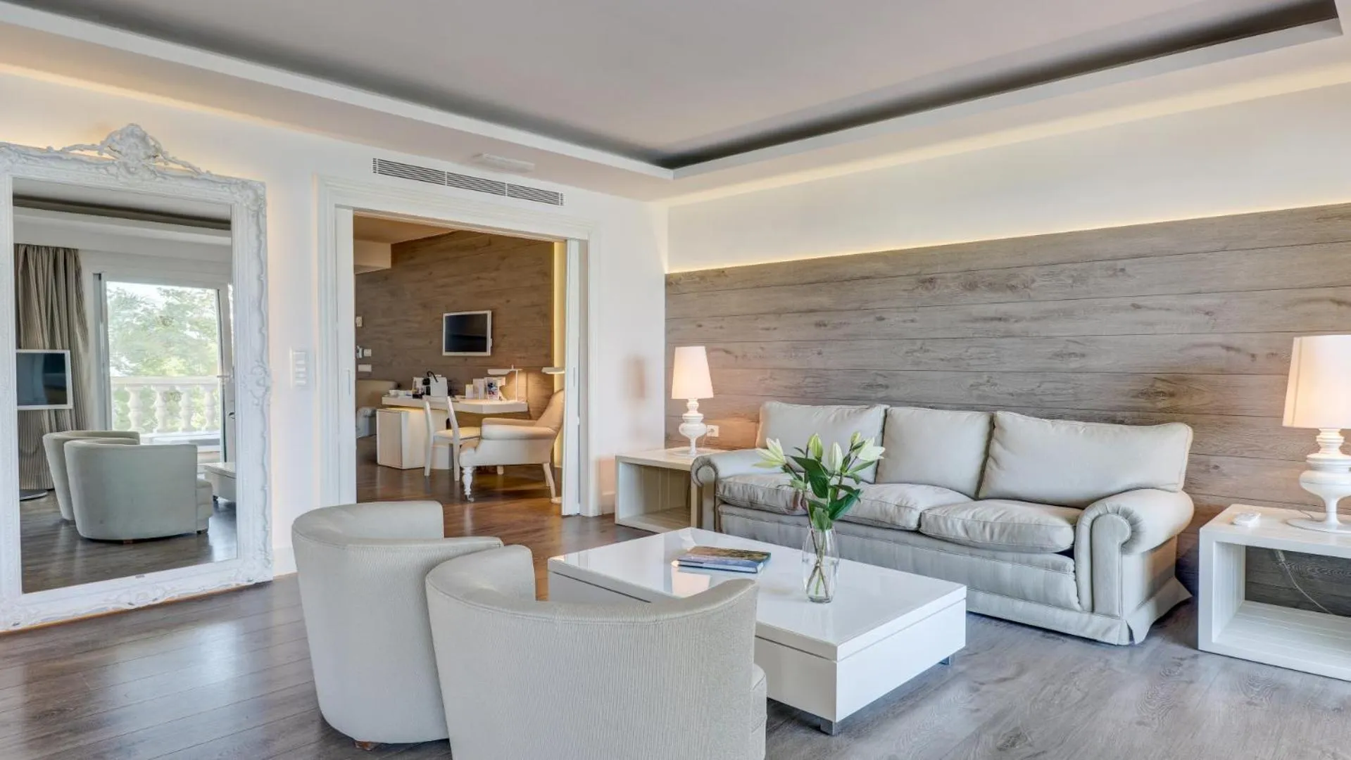 Photo of the whole room in Hotel Illa d'Or & Club Apts 4* Sup