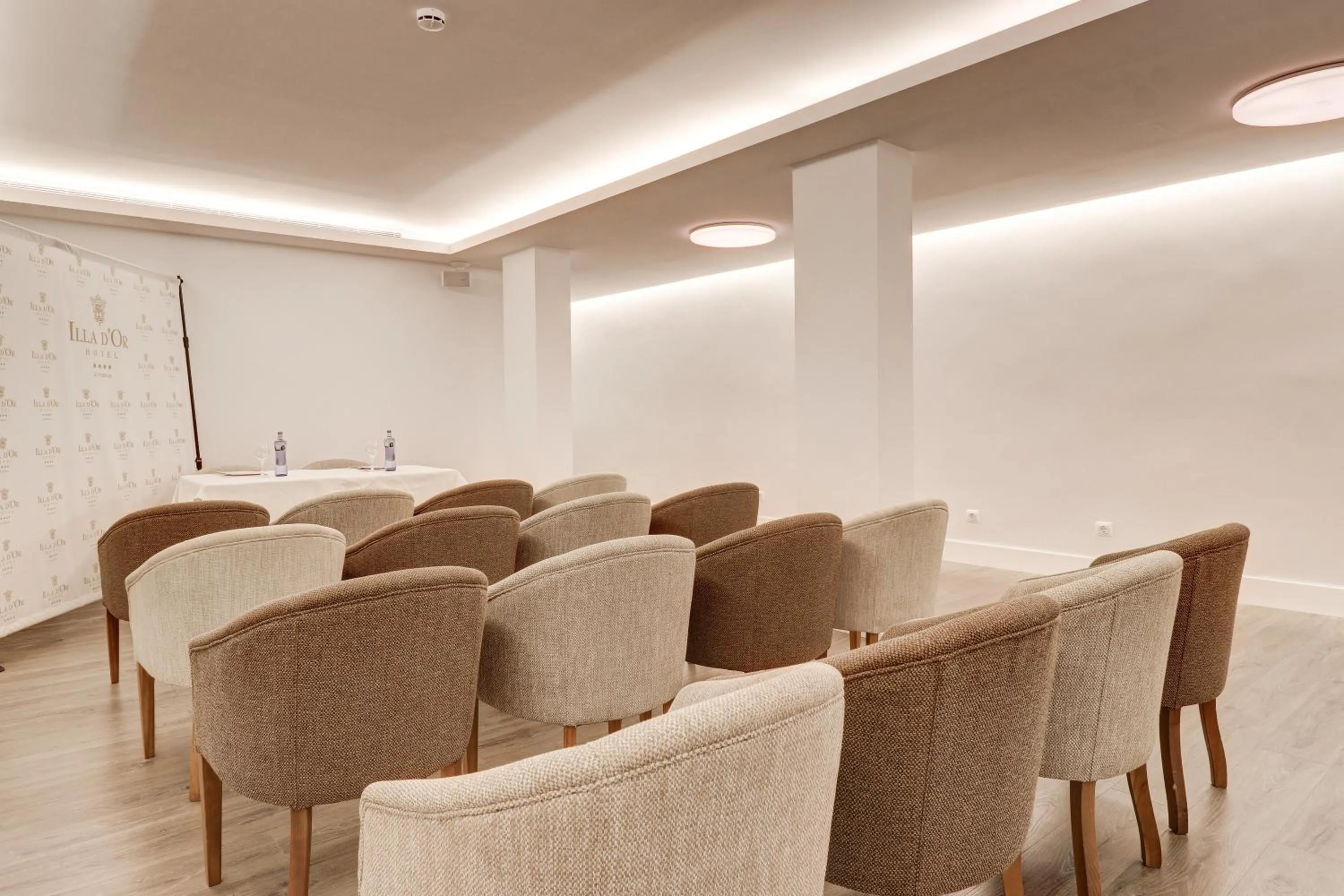 Meeting/conference room in Hotel Illa d'Or & Club Apts 4* Sup