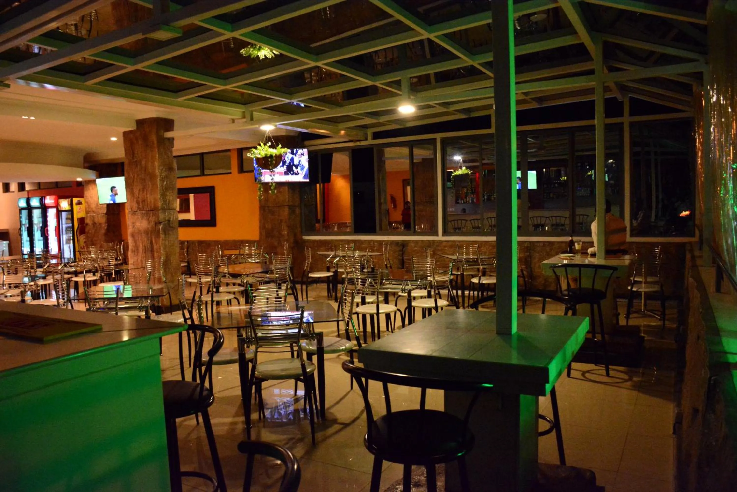 Drinks in La Posh Hotel