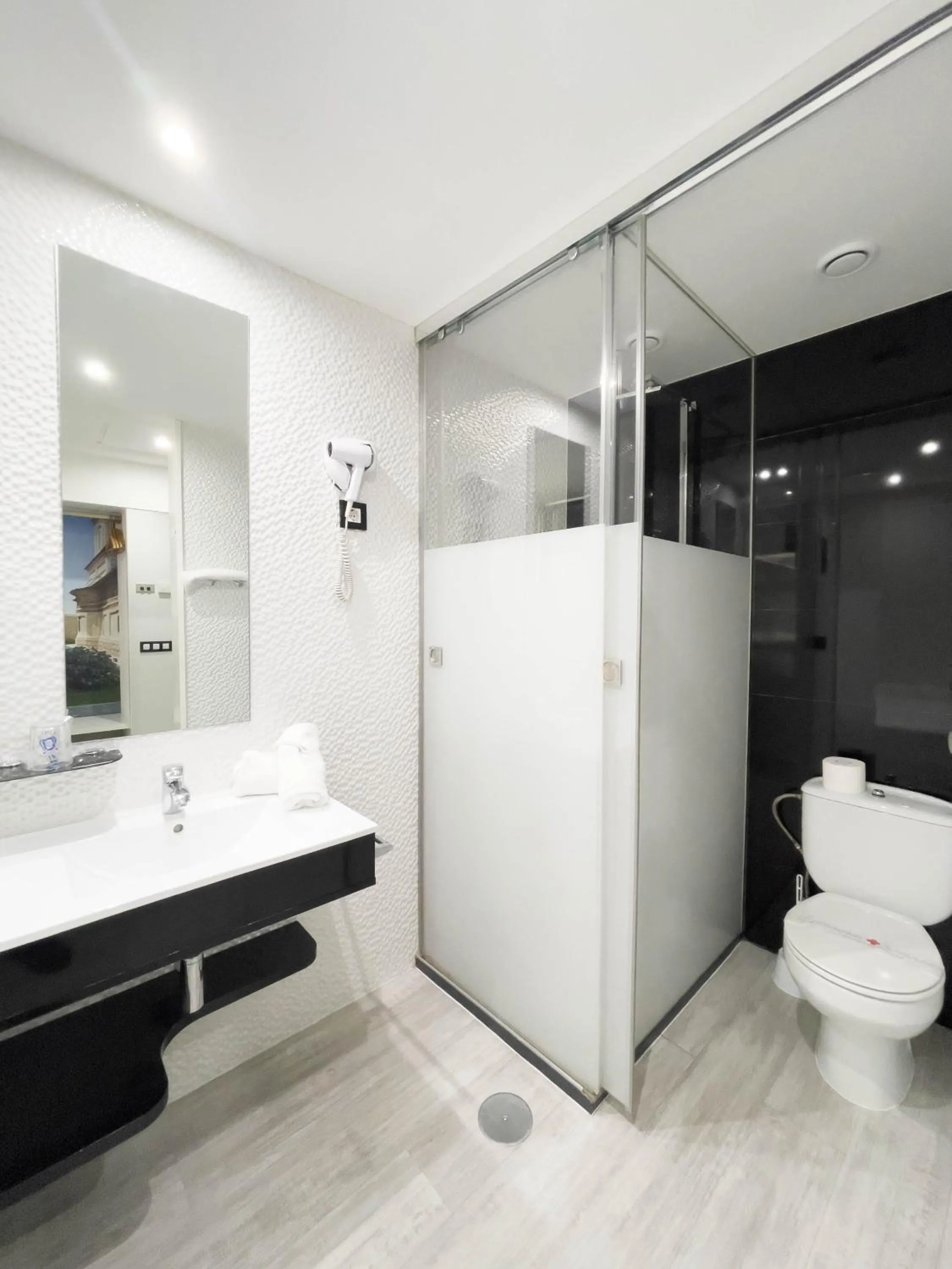 Bathroom in Hoteles Urbanos N Avenida de España