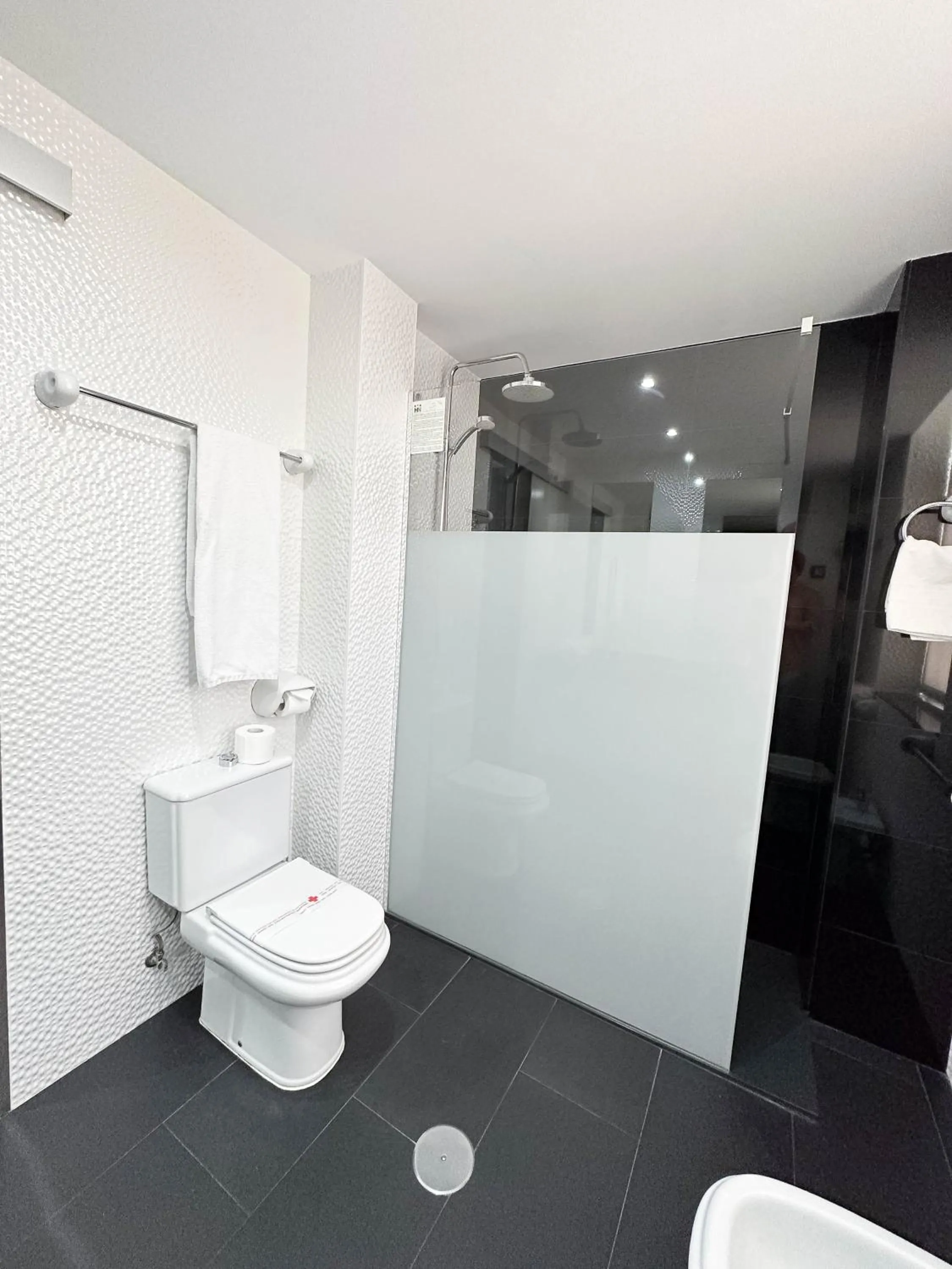 Bathroom in Hoteles Urbanos N Avenida de España