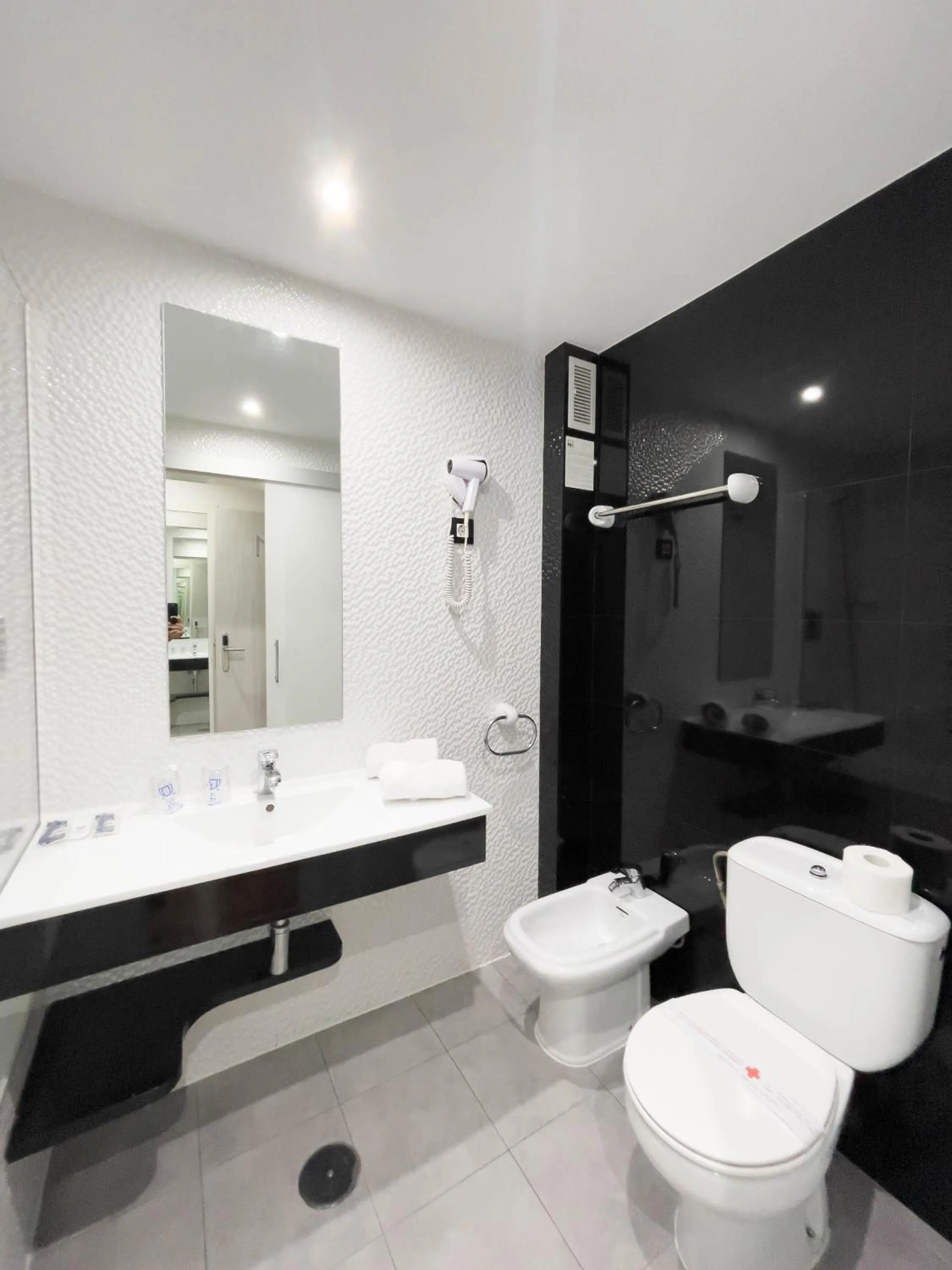 Bathroom in Hoteles Urbanos N Avenida de España