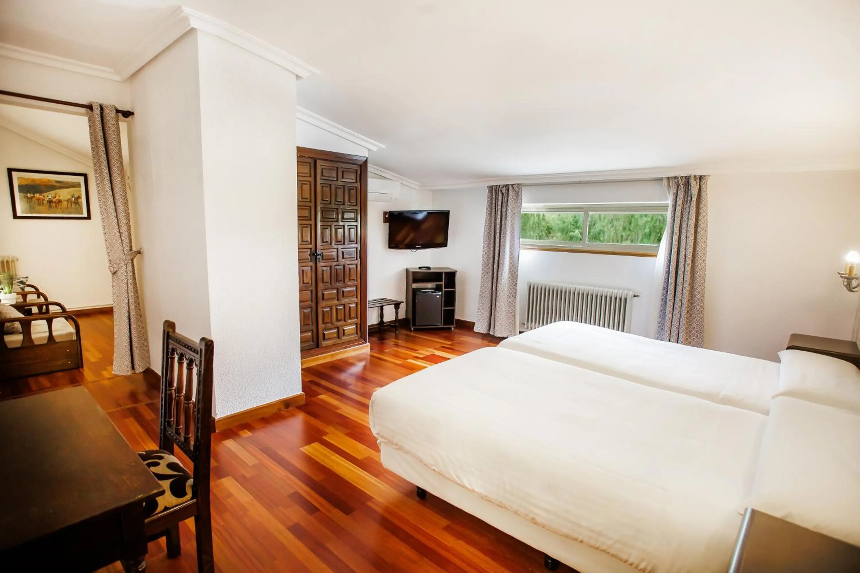 Bed in Hotel Conde Rodrigo II by eme hoteles