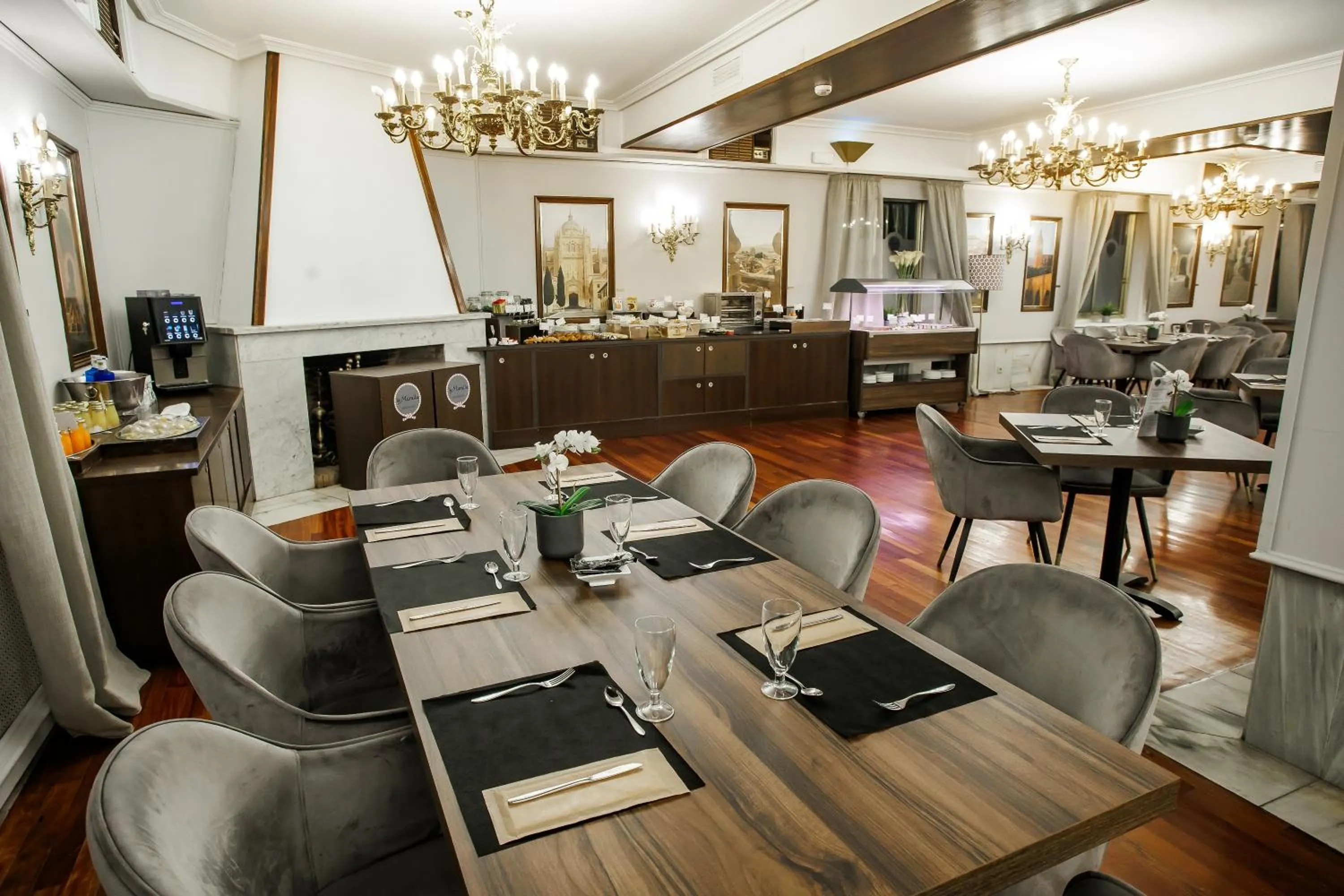 Restaurant/places to eat in Hotel Conde Rodrigo II by eme hoteles