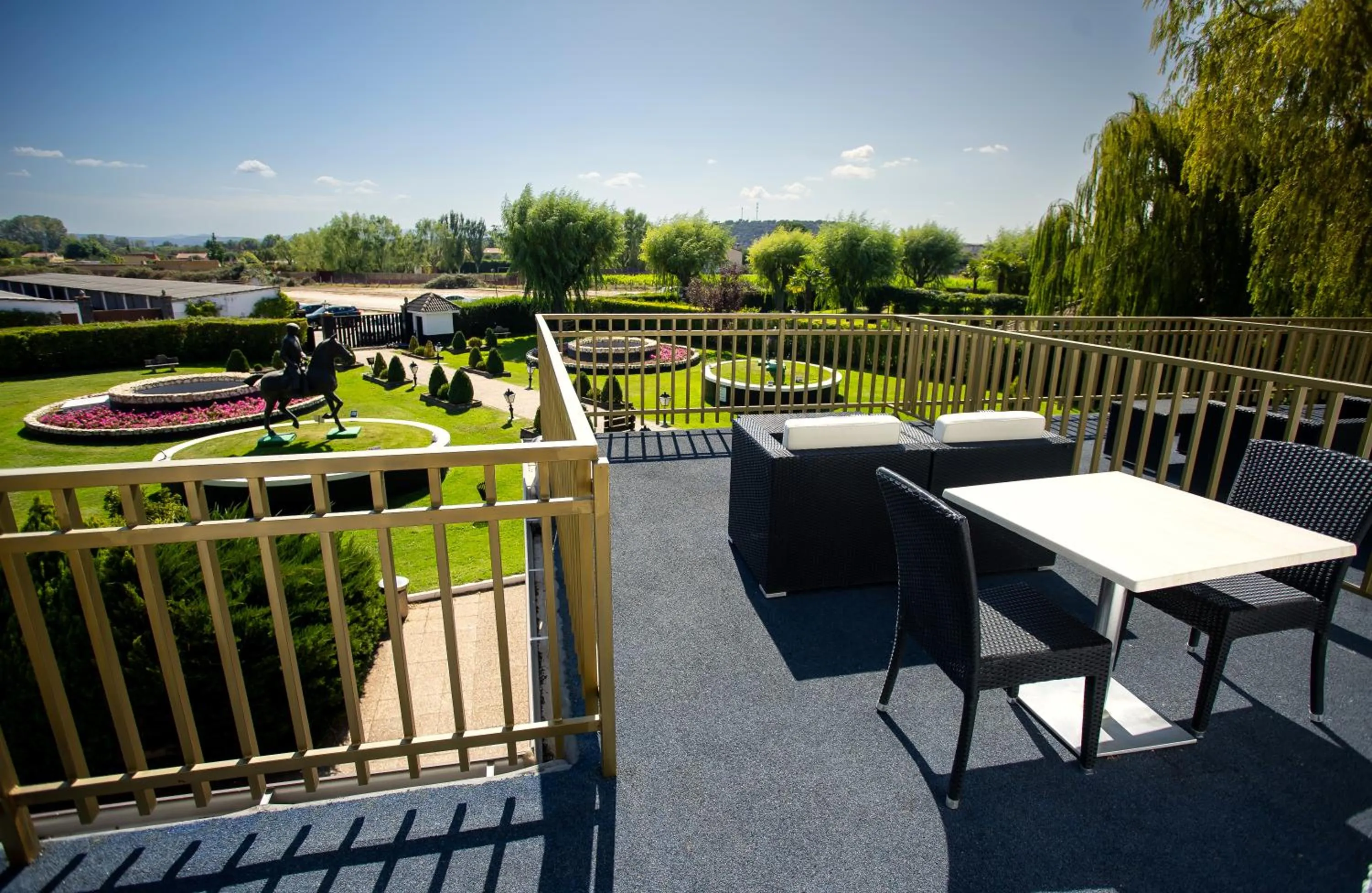 Garden in Hotel Conde Rodrigo II by eme hoteles