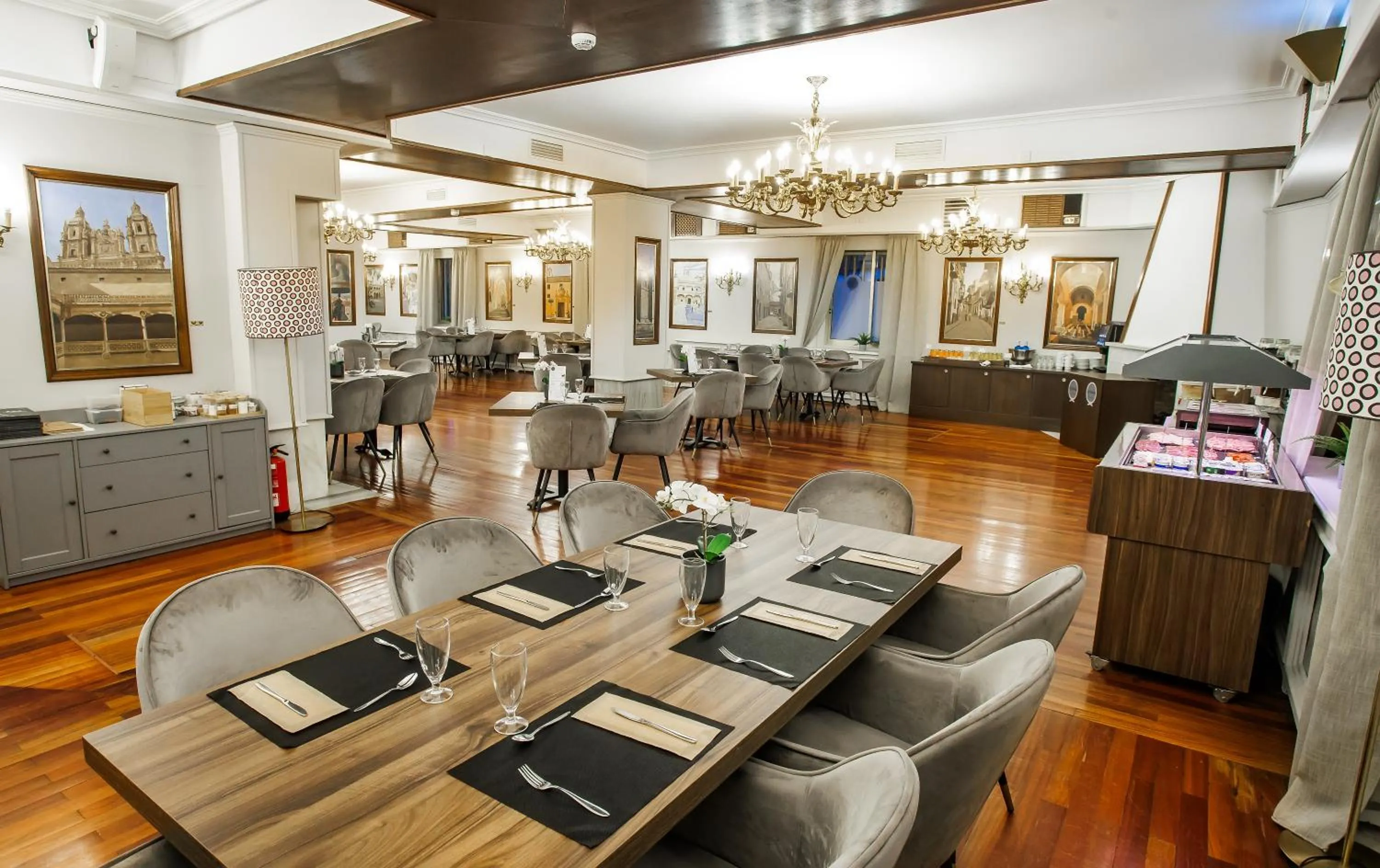 Buffet breakfast in Hotel Conde Rodrigo II by eme hoteles