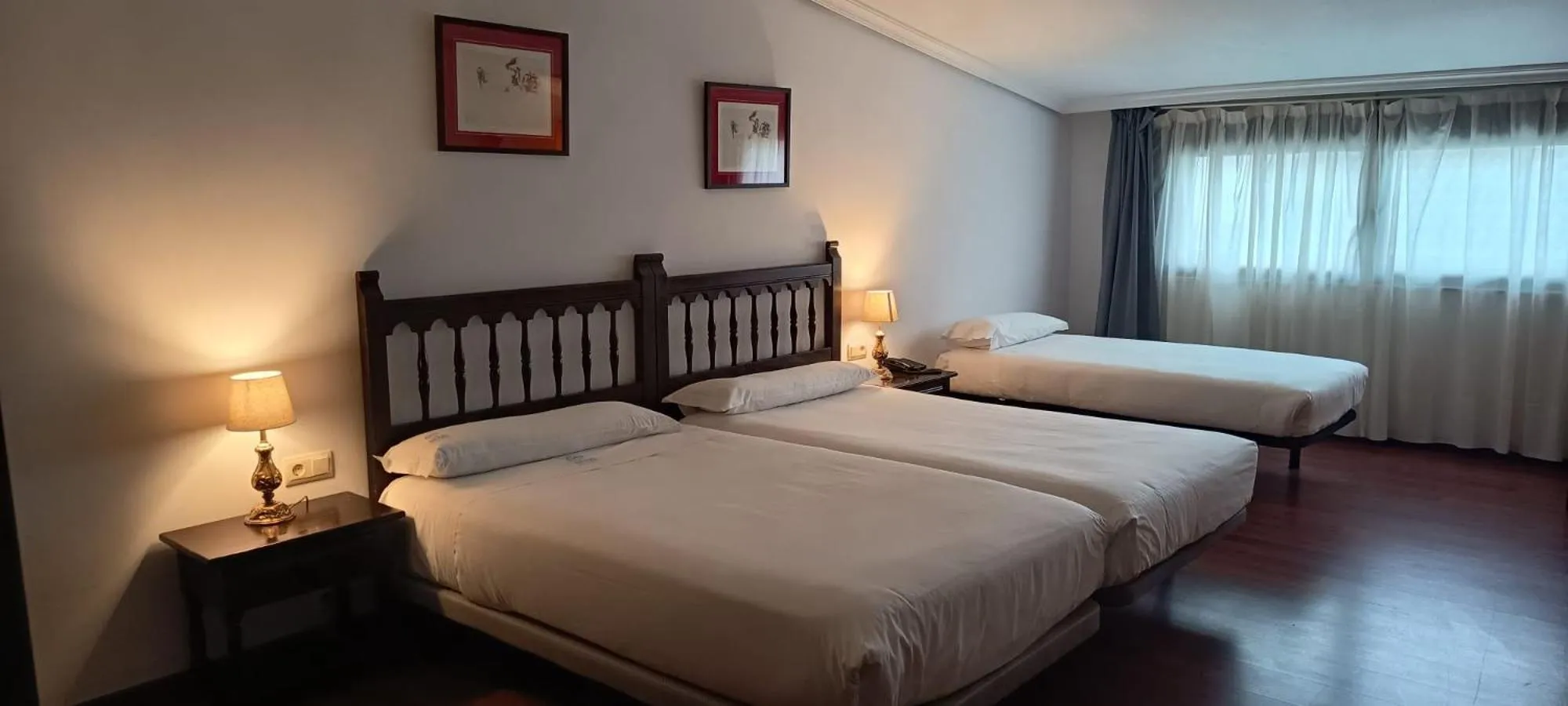 Bed in Hotel Conde Rodrigo II by eme hoteles