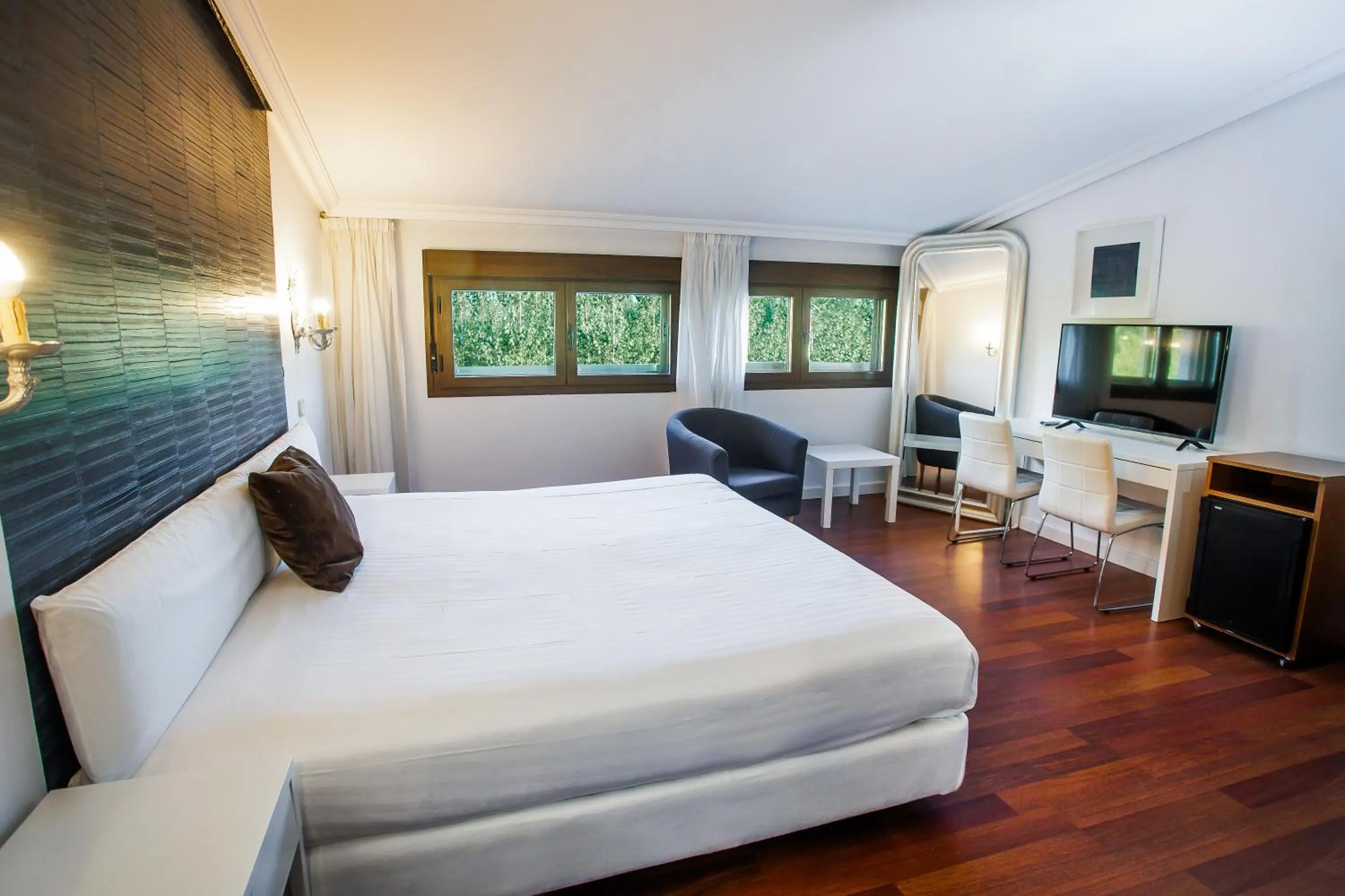 Bed in Hotel Conde Rodrigo II by eme hoteles