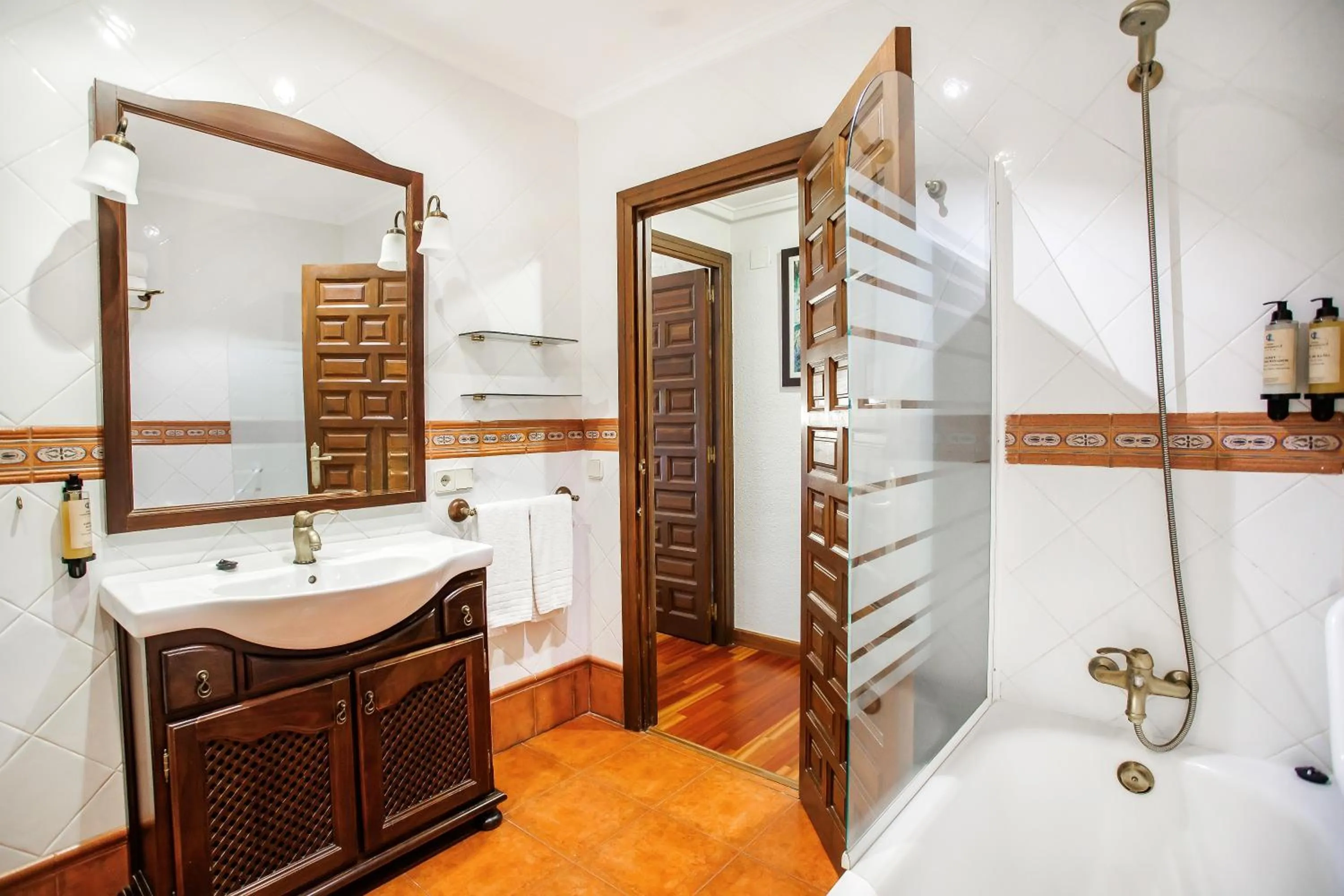 Bathroom in Hotel Conde Rodrigo II by eme hoteles