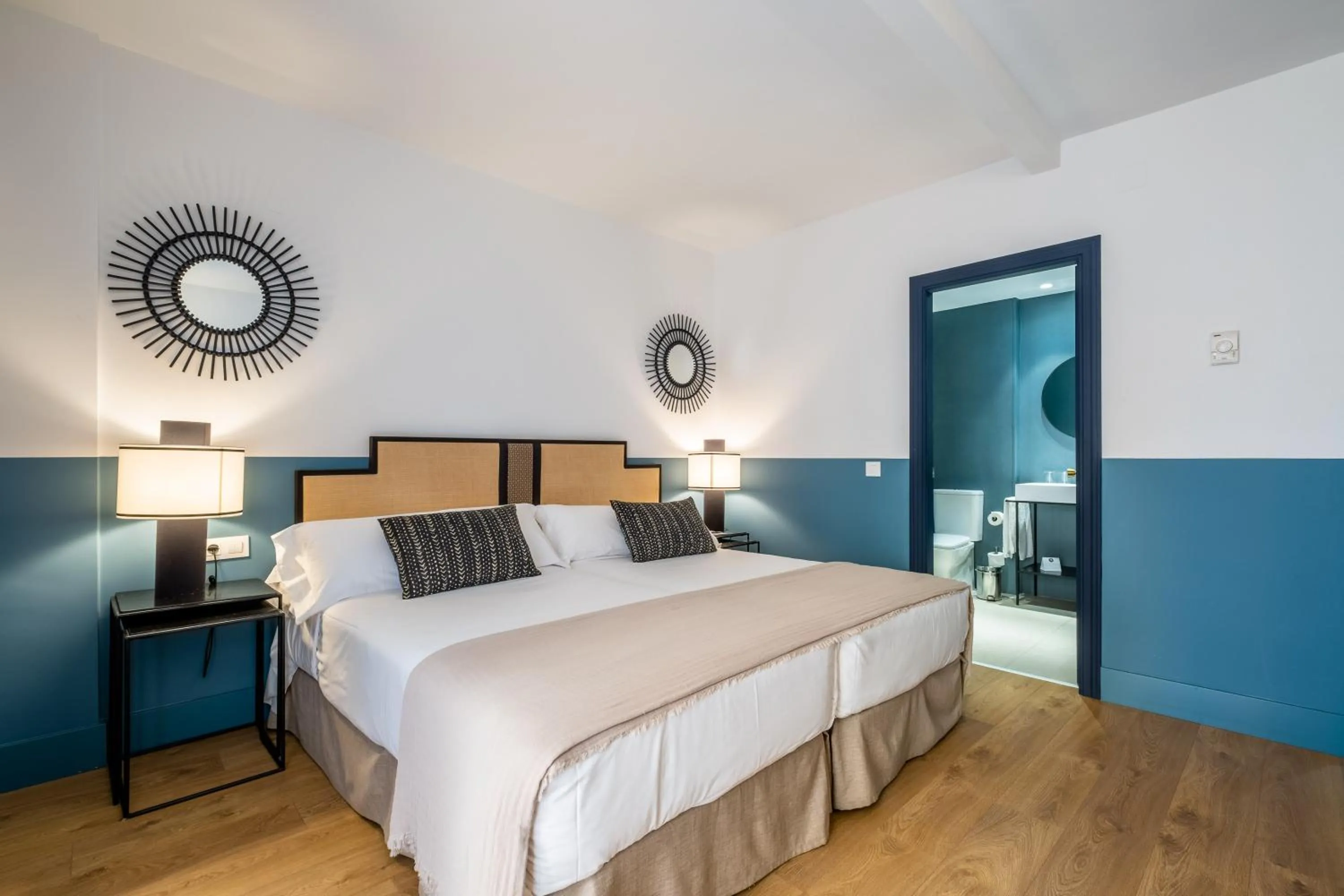 Photo of the whole room, Bed in Soho Boutique Las Vegas