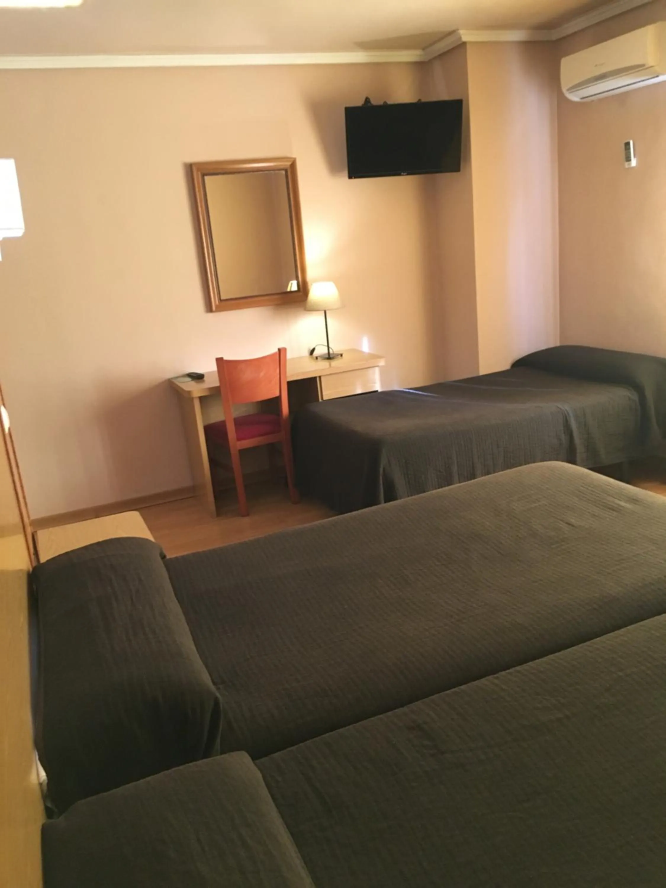 Photo of the whole room in Hotel Avenida Leganés